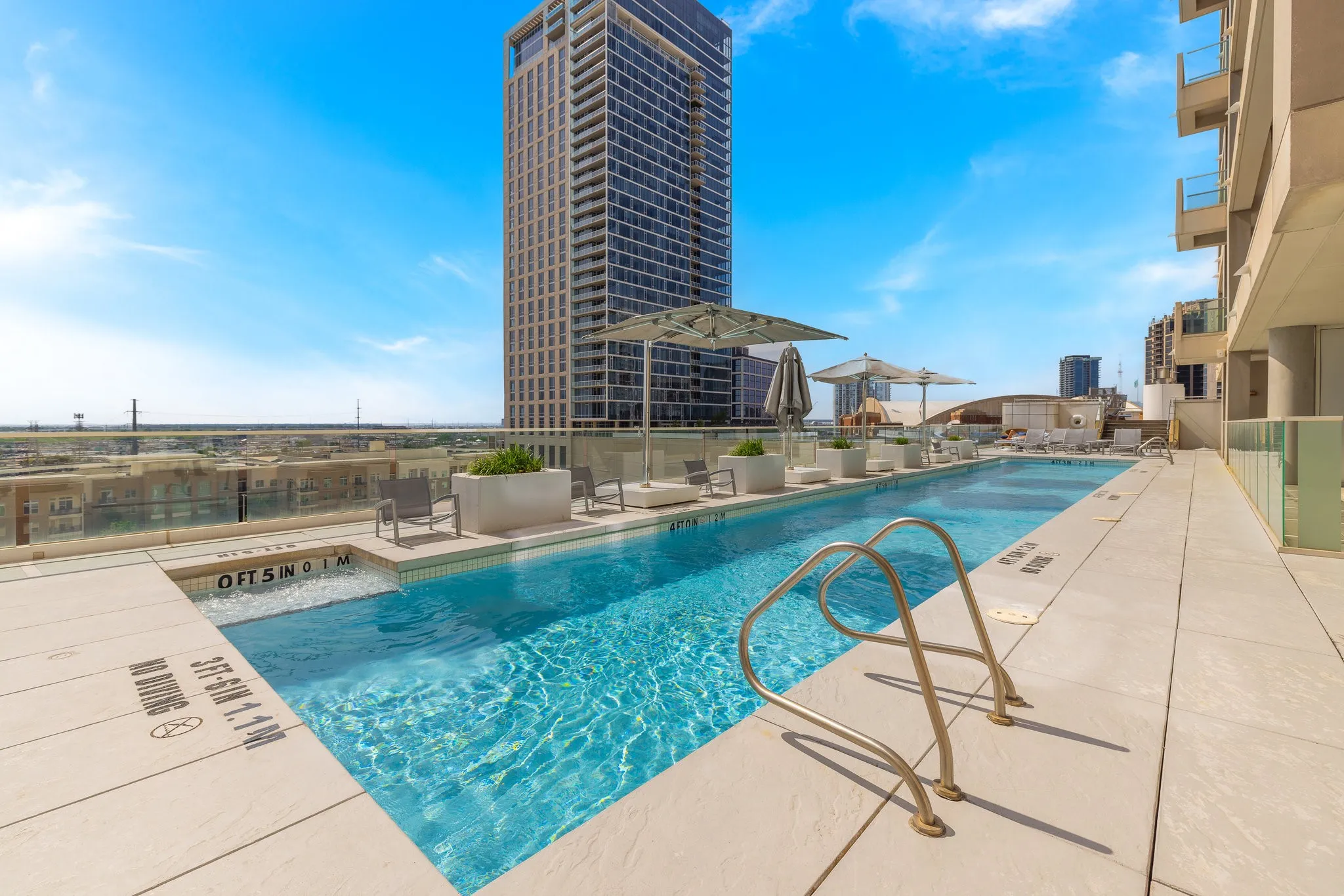 Condominium For Sale in Dallas County , 2408 Victory Park Lane 1240, Dallas, Texas 75219, 3 Bedroom, 3 Bathroom, 2 Garage spaces, 2,444 Sqft, built in 2005, mls#21394434, Real Estate Agent in Dallas, Homes For Sale in Dallas county, Homes For Sale in Dallas, Realtor in Dallas Texas, Real Estate Brokerage Independent Realty Texas, Luminita Cordes Realtor
