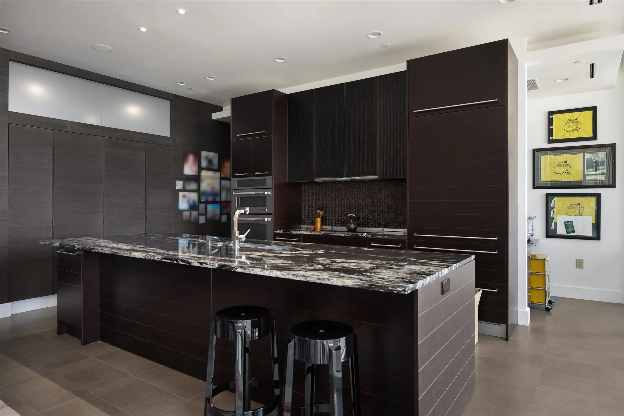 Condominium For Sale in Dallas County , 2408 Victory Park Lane 1240, Dallas, Texas 75219, 3 Bedroom, 3 Bathroom, 2 Garage spaces, 2,444 Sqft, built in 2005, mls#21394434, Real Estate Agent in Dallas, Homes For Sale in Dallas county, Homes For Sale in Dallas, Realtor in Dallas Texas, Real Estate Brokerage Independent Realty Texas, Luminita Cordes Realtor