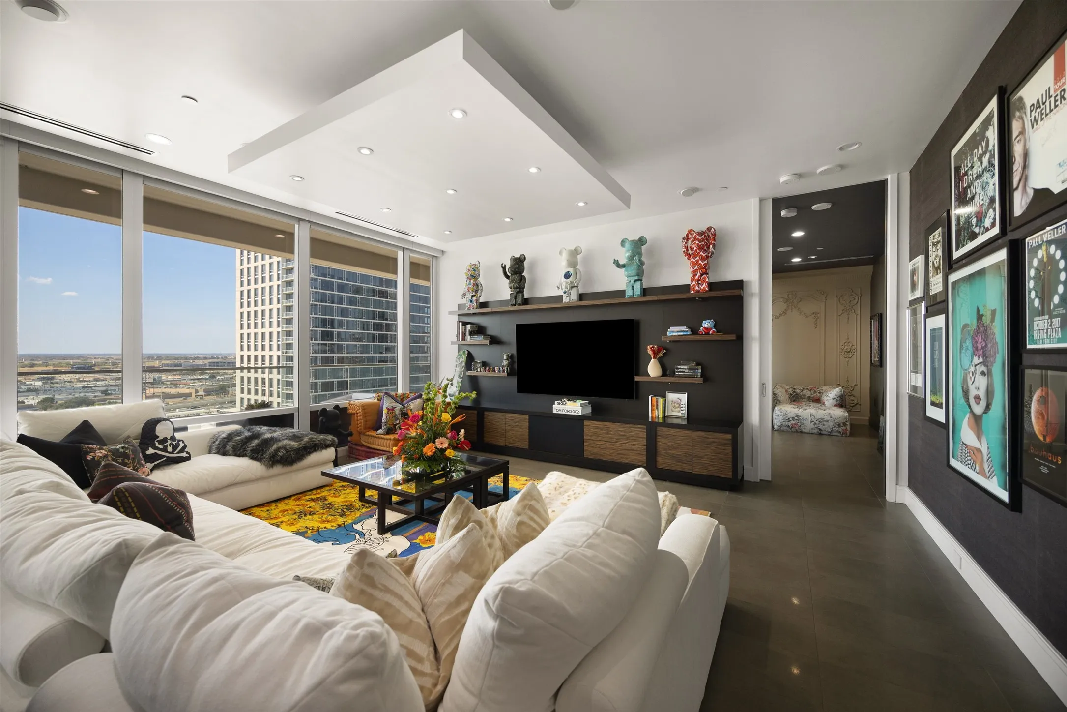 Condominium For Sale in Dallas County , 2408 Victory Park Lane 1240, Dallas, Texas 75219, 3 Bedroom, 3 Bathroom, 2 Garage spaces, 2,444 Sqft, built in 2005, mls#21394434, Real Estate Agent in Dallas, Homes For Sale in Dallas county, Homes For Sale in Dallas, Realtor in Dallas Texas, Real Estate Brokerage Independent Realty Texas, Luminita Cordes Realtor