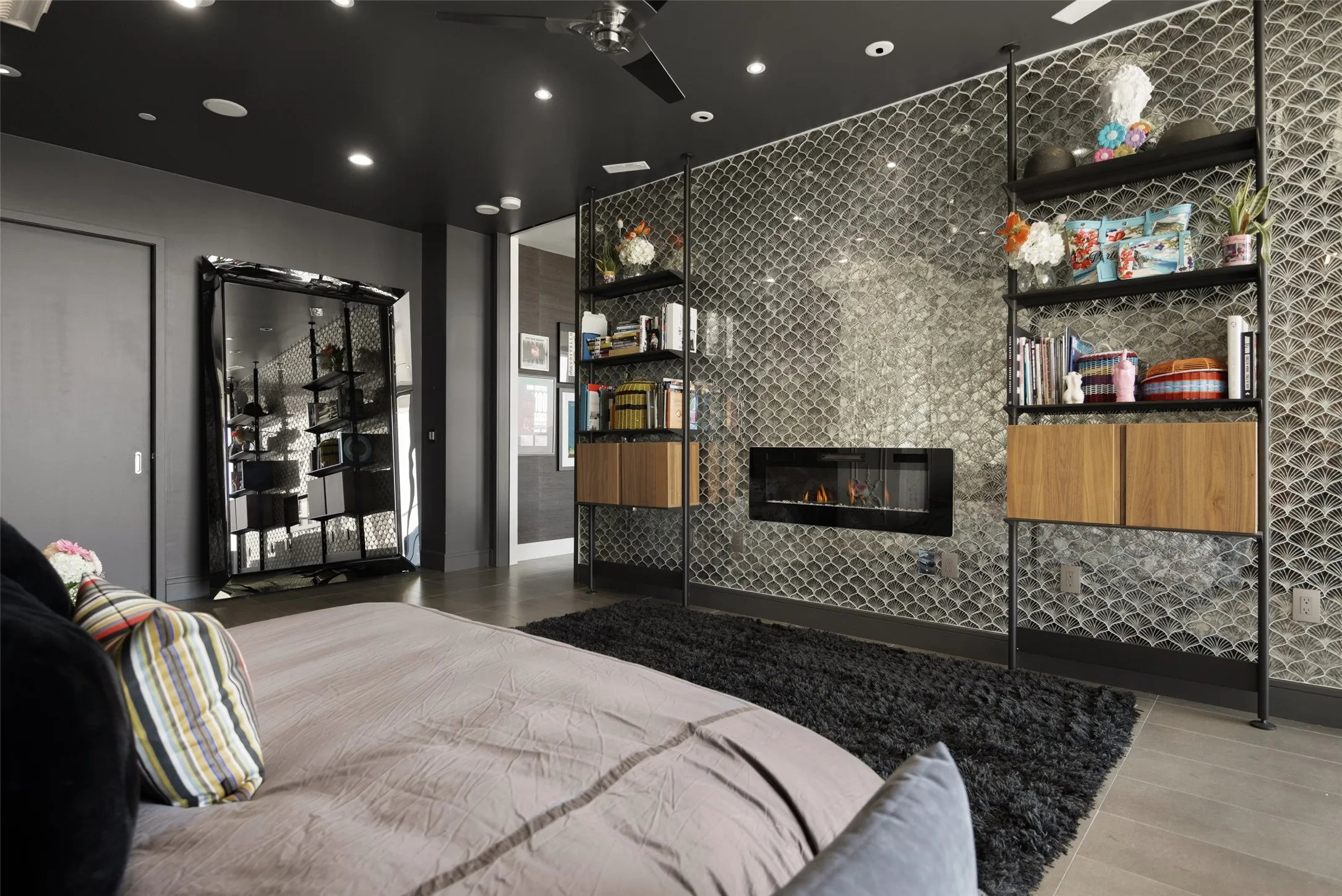 Condominium For Sale in Dallas County , 2408 Victory Park Lane 1240, Dallas, Texas 75219, 3 Bedroom, 3 Bathroom, 2 Garage spaces, 2,444 Sqft, built in 2005, mls#21394434, Real Estate Agent in Dallas, Homes For Sale in Dallas county, Homes For Sale in Dallas, Realtor in Dallas Texas, Real Estate Brokerage Independent Realty Texas, Luminita Cordes Realtor