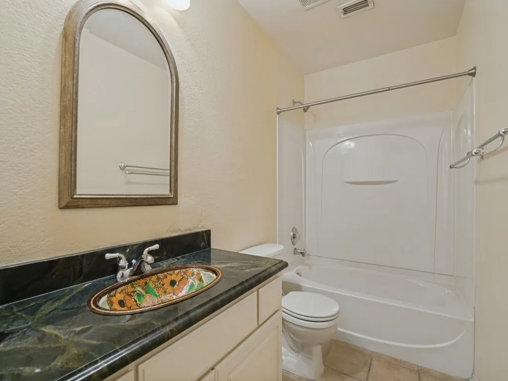 Single Family Residence For Sale in Dallas County , 9421 Links Fairway Drive, Rowlett, Texas 75089, 4 Bedroom, 2 Bathroom, 2 Garage spaces, 1,907 Sqft, built in 2003, mls#21374145, Real Estate Agent in Rowlett, Homes For Sale in Dallas county, Homes For Sale in Rowlett, Realtor in Rowlett Texas, Real Estate Brokerage Independent Realty Texas, Luminita Cordes Realtor