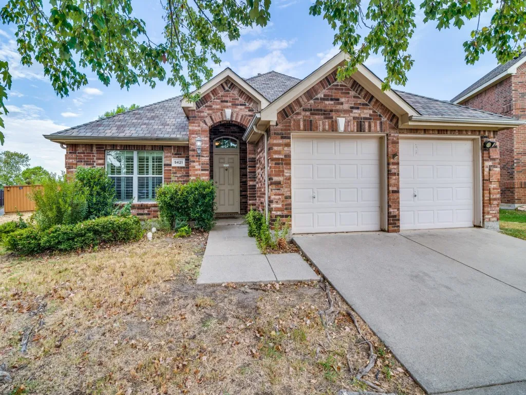 Single Family Residence For Sale in Dallas County , 9421 Links Fairway Drive, Rowlett, Texas 75089, 4 Bedroom, 2 Bathroom, 2 Garage spaces, 1,907 Sqft, built in 2003, mls#21374145, Real Estate Agent in Rowlett, Homes For Sale in Dallas county, Homes For Sale in Rowlett, Realtor in Rowlett Texas, Real Estate Brokerage Independent Realty Texas, Luminita Cordes Realtor
