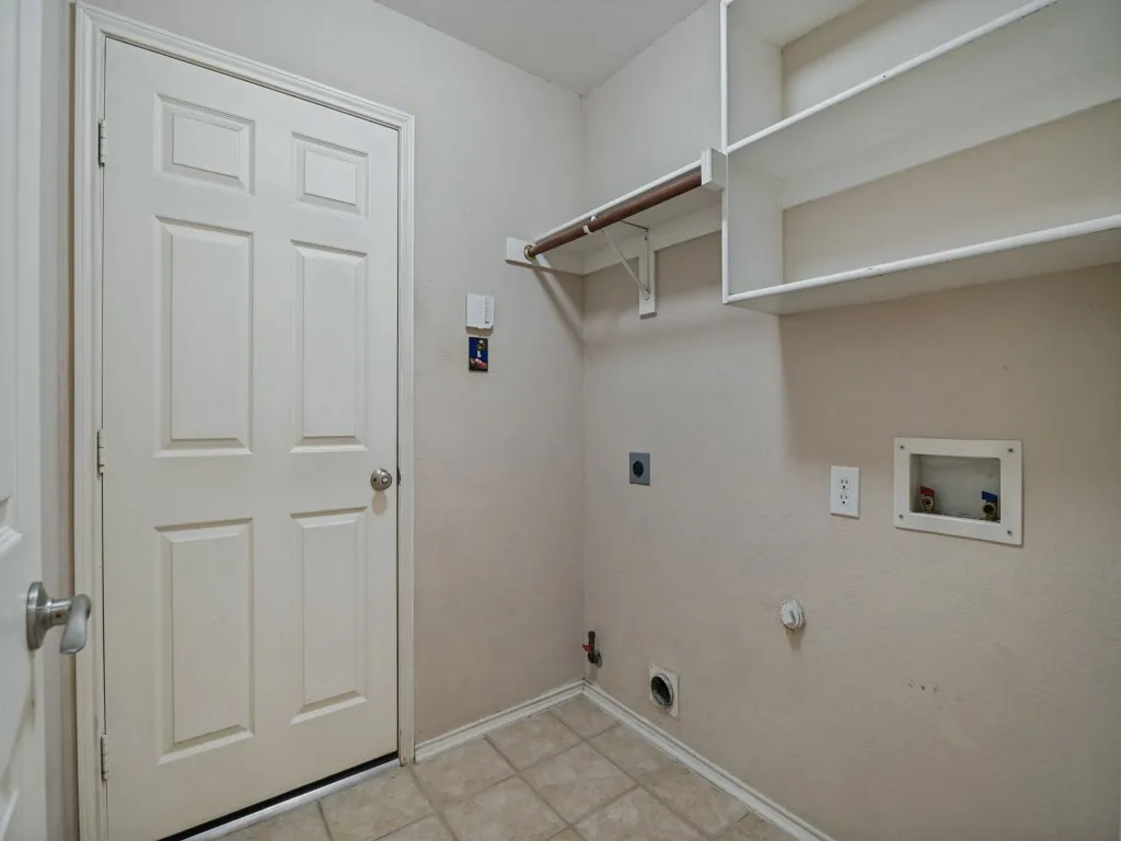 Single Family Residence For Sale in Dallas County , 9421 Links Fairway Drive, Rowlett, Texas 75089, 4 Bedroom, 2 Bathroom, 2 Garage spaces, 1,907 Sqft, built in 2003, mls#21374145, Real Estate Agent in Rowlett, Homes For Sale in Dallas county, Homes For Sale in Rowlett, Realtor in Rowlett Texas, Real Estate Brokerage Independent Realty Texas, Luminita Cordes Realtor