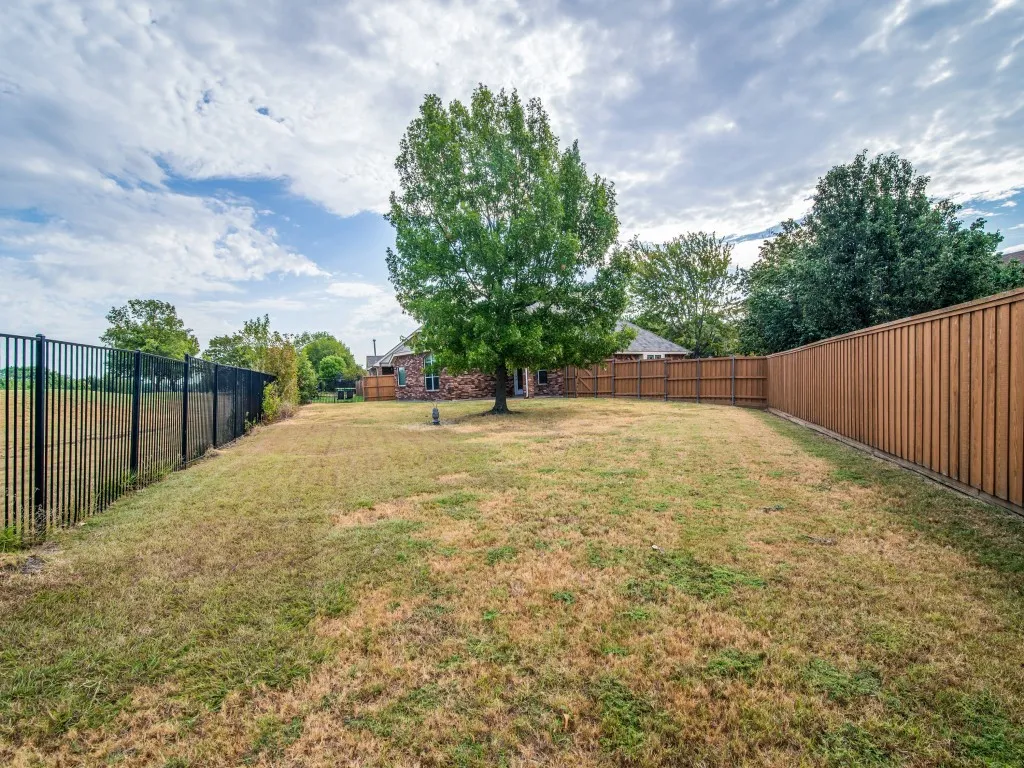 Single Family Residence For Sale in Dallas County , 9421 Links Fairway Drive, Rowlett, Texas 75089, 4 Bedroom, 2 Bathroom, 2 Garage spaces, 1,907 Sqft, built in 2003, mls#21374145, Real Estate Agent in Rowlett, Homes For Sale in Dallas county, Homes For Sale in Rowlett, Realtor in Rowlett Texas, Real Estate Brokerage Independent Realty Texas, Luminita Cordes Realtor