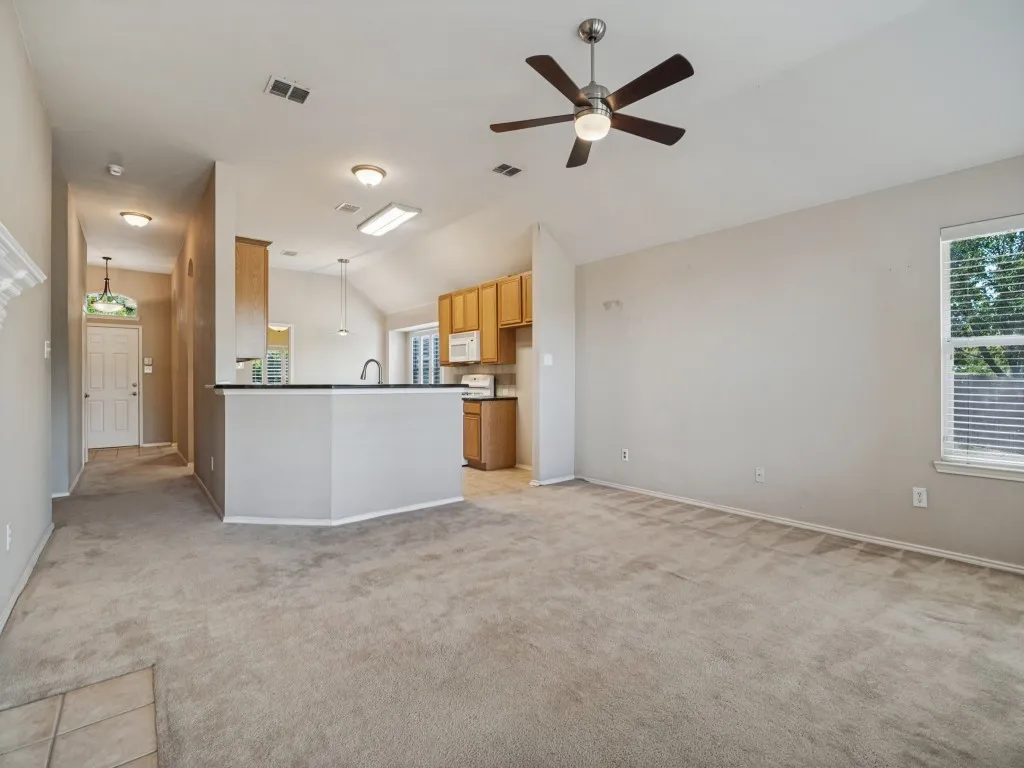 Single Family Residence For Sale in Dallas County , 9421 Links Fairway Drive, Rowlett, Texas 75089, 4 Bedroom, 2 Bathroom, 2 Garage spaces, 1,907 Sqft, built in 2003, mls#21374145, Real Estate Agent in Rowlett, Homes For Sale in Dallas county, Homes For Sale in Rowlett, Realtor in Rowlett Texas, Real Estate Brokerage Independent Realty Texas, Luminita Cordes Realtor