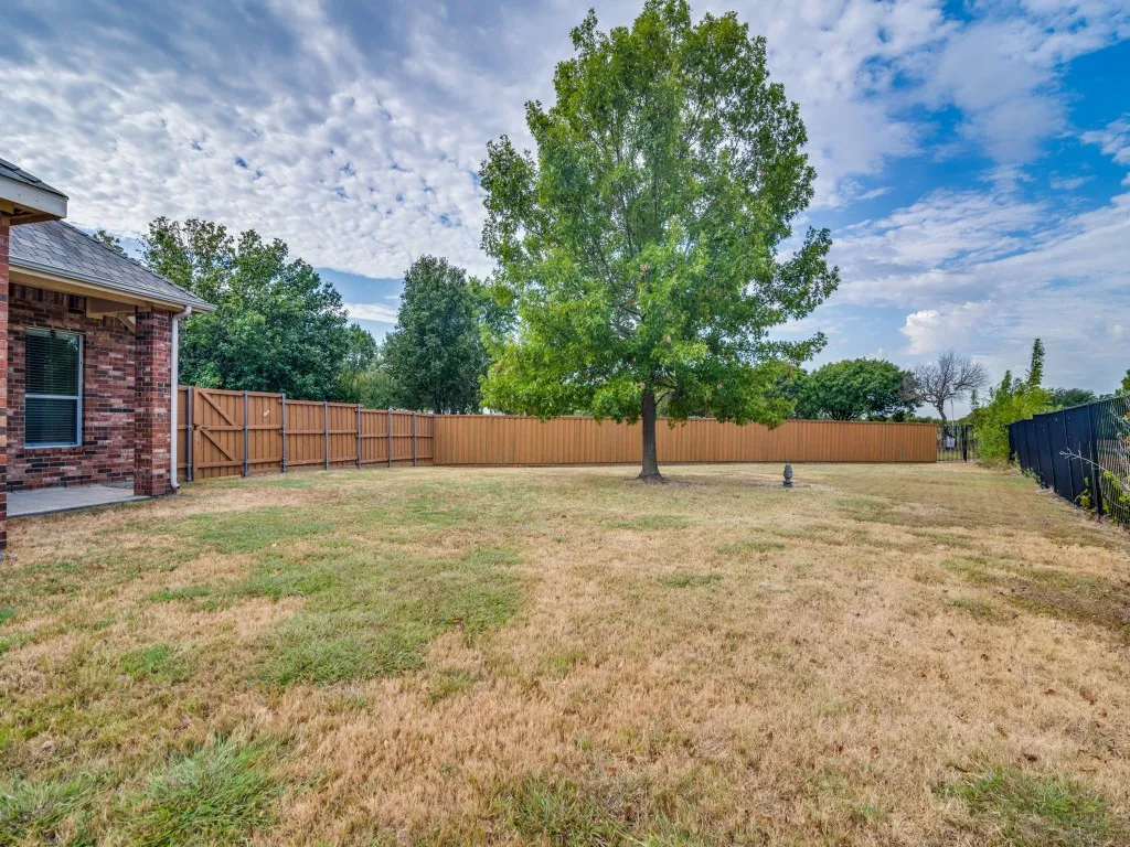 Single Family Residence For Sale in Dallas County , 9421 Links Fairway Drive, Rowlett, Texas 75089, 4 Bedroom, 2 Bathroom, 2 Garage spaces, 1,907 Sqft, built in 2003, mls#21374145, Real Estate Agent in Rowlett, Homes For Sale in Dallas county, Homes For Sale in Rowlett, Realtor in Rowlett Texas, Real Estate Brokerage Independent Realty Texas, Luminita Cordes Realtor
