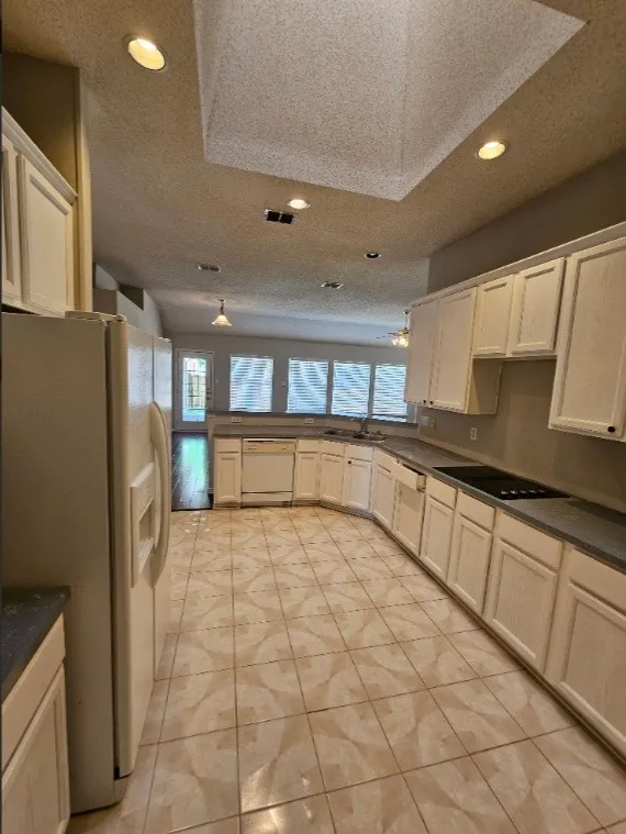 Single Family Residence For Rent in Collin County , 4317 Heath Court, Plano, Texas 75024, 4 Bedroom, 2 Bathroom, 2 Garage spaces, 2,107 Sqft, built in 1997, mls#21394466, Real Estate Agent in Plano, Homes For Rent in Collin county, Homes For Rent in Plano, Realtor in Plano Texas, Real Estate Brokerage Independent Realty Texas, Luminita Cordes Realtor