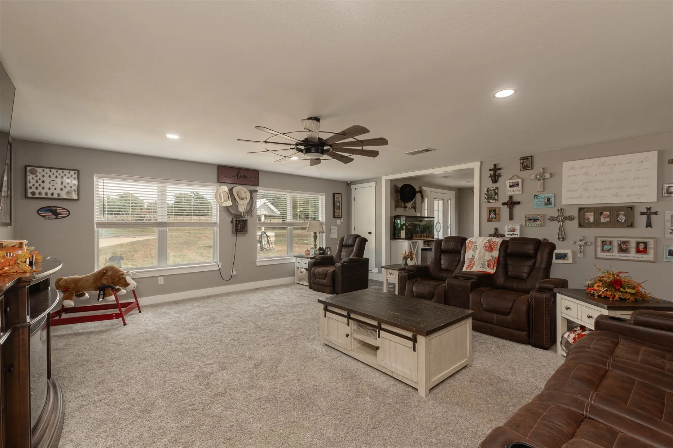 Single Family Residence For Sale in Harrison County , 2162 Blackburn Road, Diana, Texas 75640, 5 Bedroom, 2 Bathroom, Garage spaces, 2,364 Sqft, built in 1948, mls#21394470, Real Estate Agent in Diana, Homes For Sale in Harrison county, Homes For Sale in Diana, Realtor in Diana Texas, Real Estate Brokerage Independent Realty Texas, Luminita Cordes Realtor
