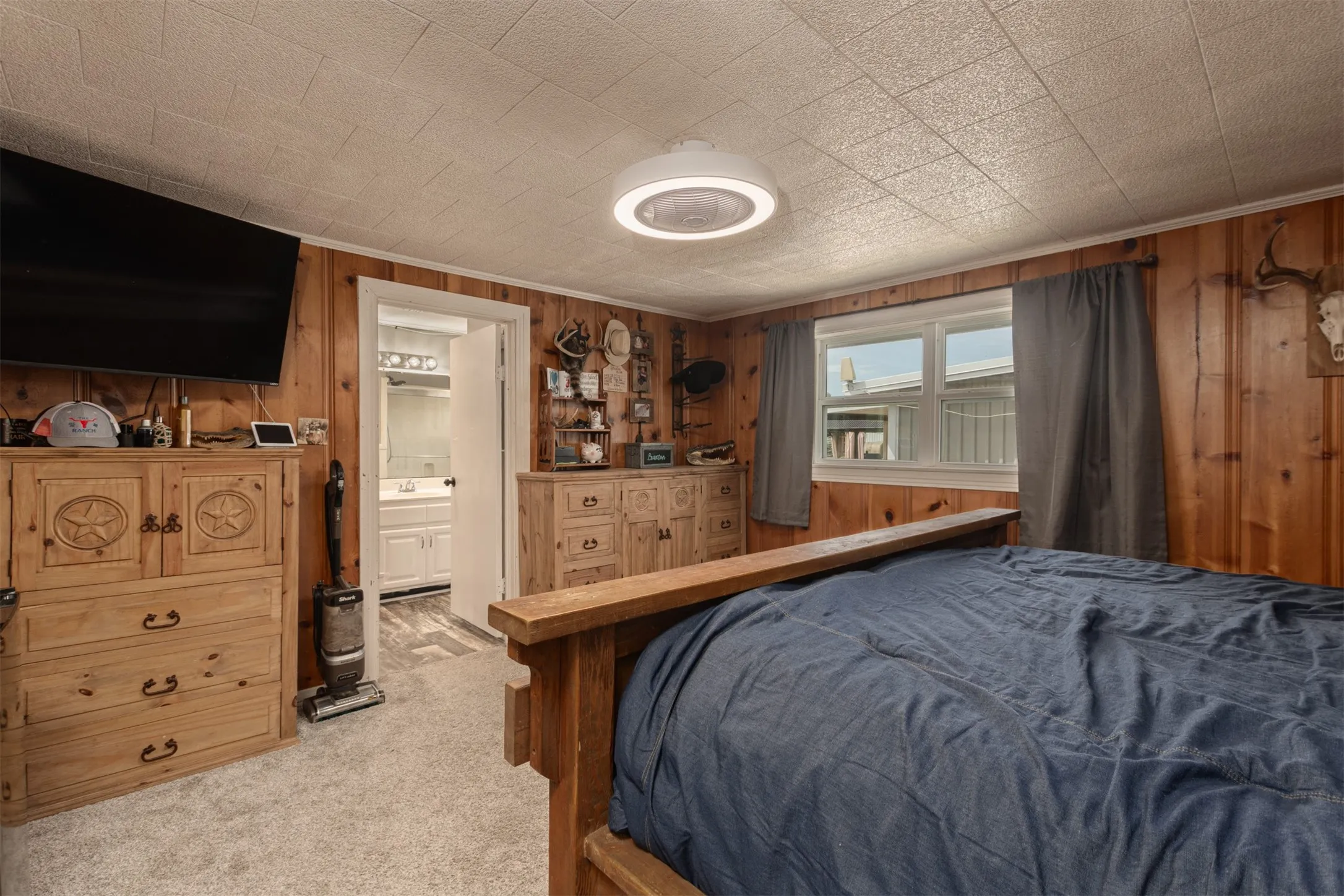 Single Family Residence For Sale in Harrison County , 2162 Blackburn Road, Diana, Texas 75640, 5 Bedroom, 2 Bathroom, Garage spaces, 2,364 Sqft, built in 1948, mls#21394470, Real Estate Agent in Diana, Homes For Sale in Harrison county, Homes For Sale in Diana, Realtor in Diana Texas, Real Estate Brokerage Independent Realty Texas, Luminita Cordes Realtor