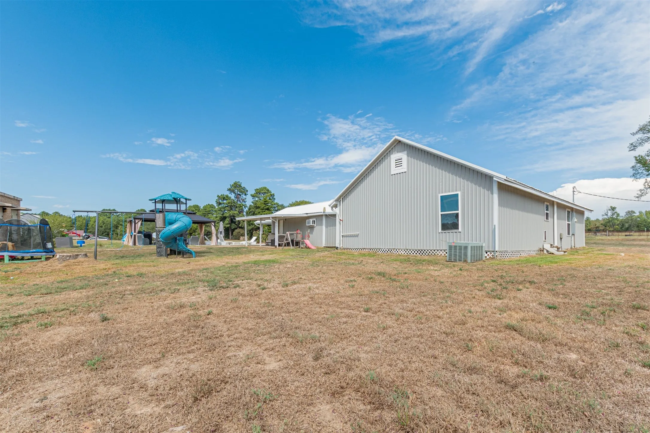 Single Family Residence For Sale in Harrison County , 2162 Blackburn Road, Diana, Texas 75640, 5 Bedroom, 2 Bathroom, Garage spaces, 2,364 Sqft, built in 1948, mls#21394470, Real Estate Agent in Diana, Homes For Sale in Harrison county, Homes For Sale in Diana, Realtor in Diana Texas, Real Estate Brokerage Independent Realty Texas, Luminita Cordes Realtor
