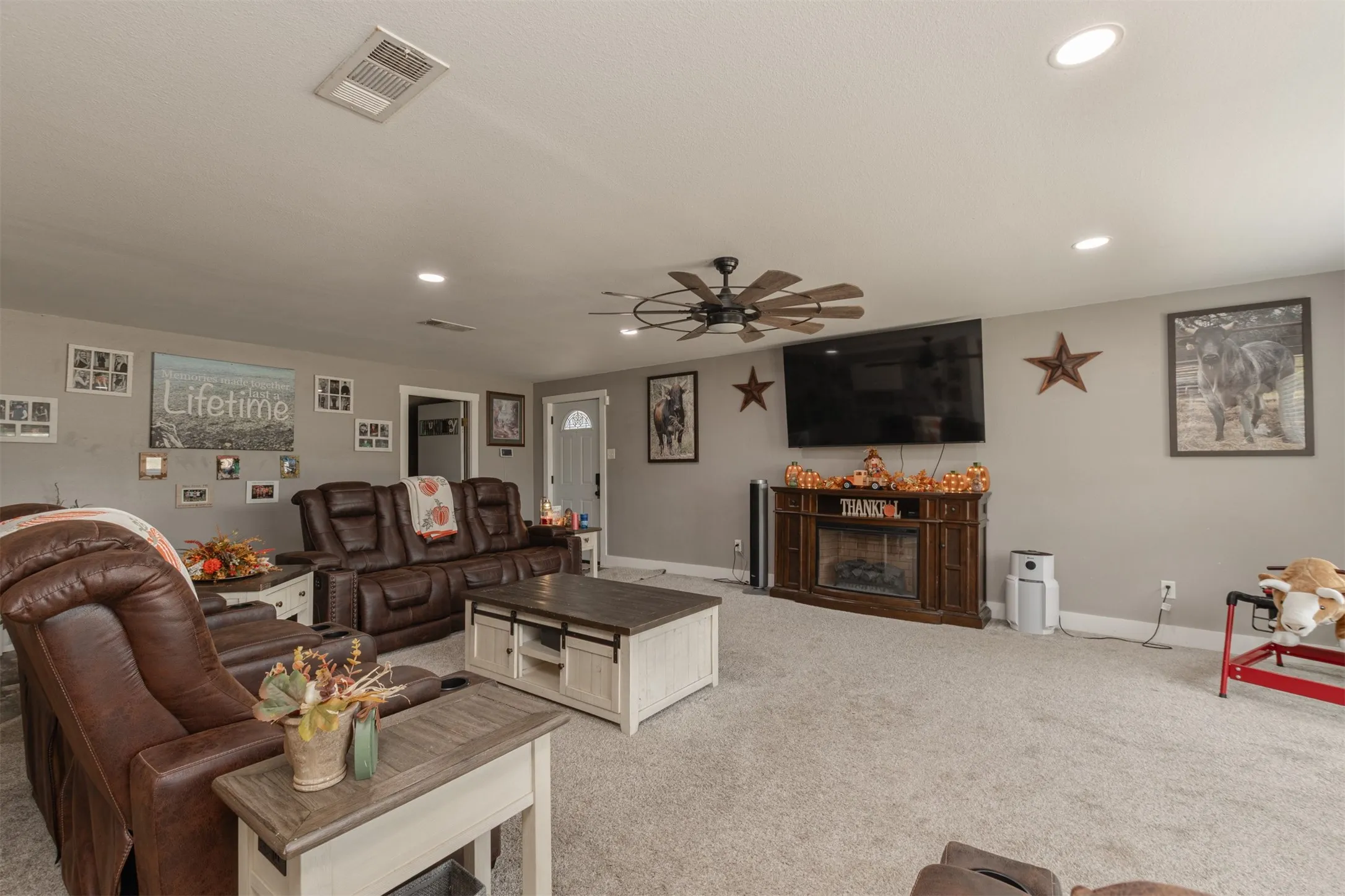 Single Family Residence For Sale in Harrison County , 2162 Blackburn Road, Diana, Texas 75640, 5 Bedroom, 2 Bathroom, Garage spaces, 2,364 Sqft, built in 1948, mls#21394470, Real Estate Agent in Diana, Homes For Sale in Harrison county, Homes For Sale in Diana, Realtor in Diana Texas, Real Estate Brokerage Independent Realty Texas, Luminita Cordes Realtor