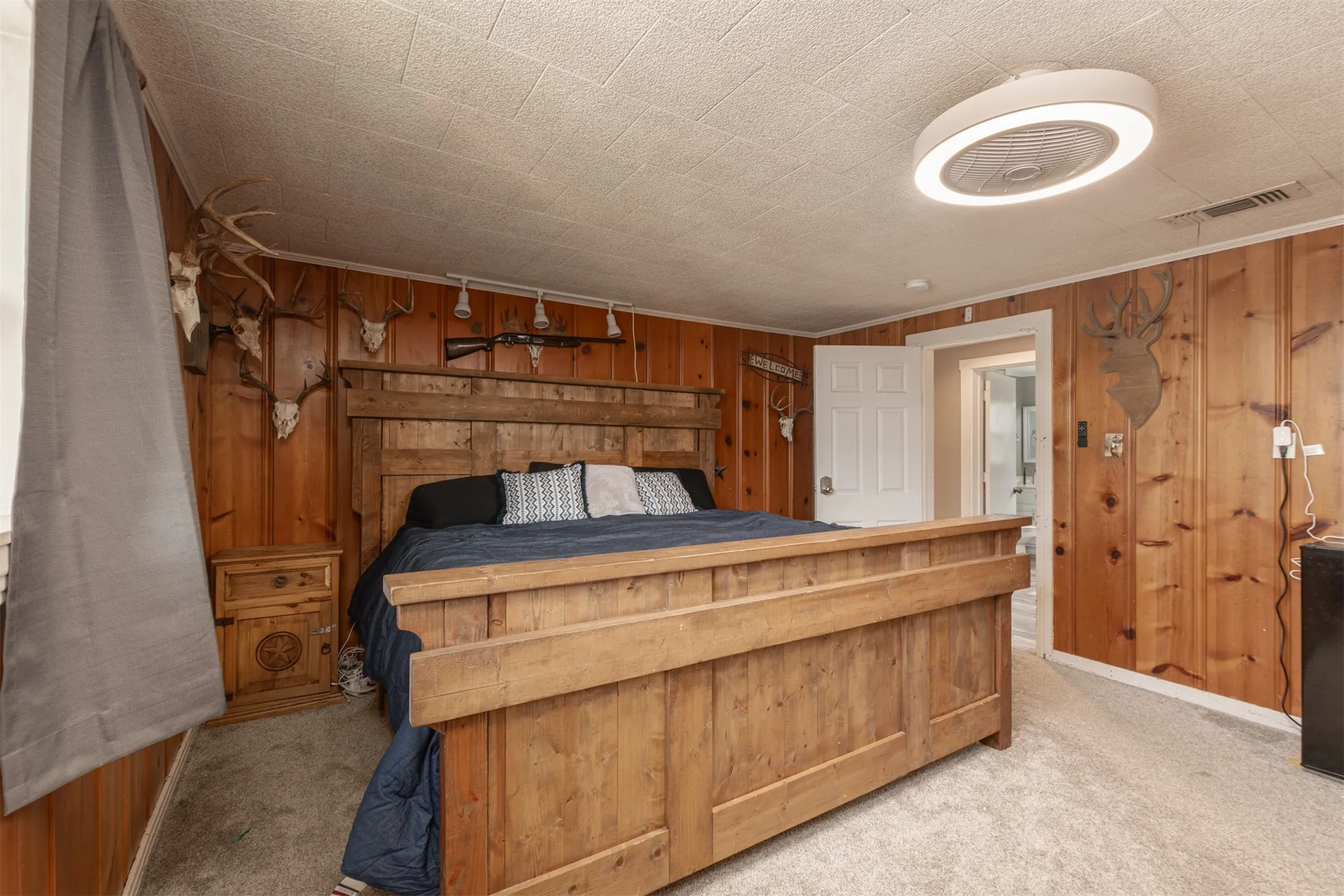 Single Family Residence For Sale in Harrison County , 2162 Blackburn Road, Diana, Texas 75640, 5 Bedroom, 2 Bathroom, Garage spaces, 2,364 Sqft, built in 1948, mls#21394470, Real Estate Agent in Diana, Homes For Sale in Harrison county, Homes For Sale in Diana, Realtor in Diana Texas, Real Estate Brokerage Independent Realty Texas, Luminita Cordes Realtor