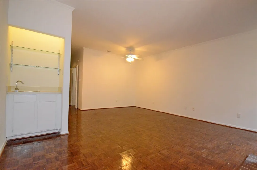 Condominium For Rent in Dallas County , 2727 Shelby Avenue M, Dallas, Texas 75219, 2 Bedroom, 2 Bathroom, Garage spaces, 962 Sqft, built in 1979, mls#21394472, Real Estate Agent in Dallas, Homes For Rent in Dallas county, Homes For Rent in Dallas, Realtor in Dallas Texas, Real Estate Brokerage Independent Realty Texas, Luminita Cordes Realtor