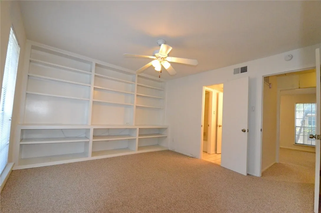 Condominium For Rent in Dallas County , 2727 Shelby Avenue M, Dallas, Texas 75219, 2 Bedroom, 2 Bathroom, Garage spaces, 962 Sqft, built in 1979, mls#21394472, Real Estate Agent in Dallas, Homes For Rent in Dallas county, Homes For Rent in Dallas, Realtor in Dallas Texas, Real Estate Brokerage Independent Realty Texas, Luminita Cordes Realtor