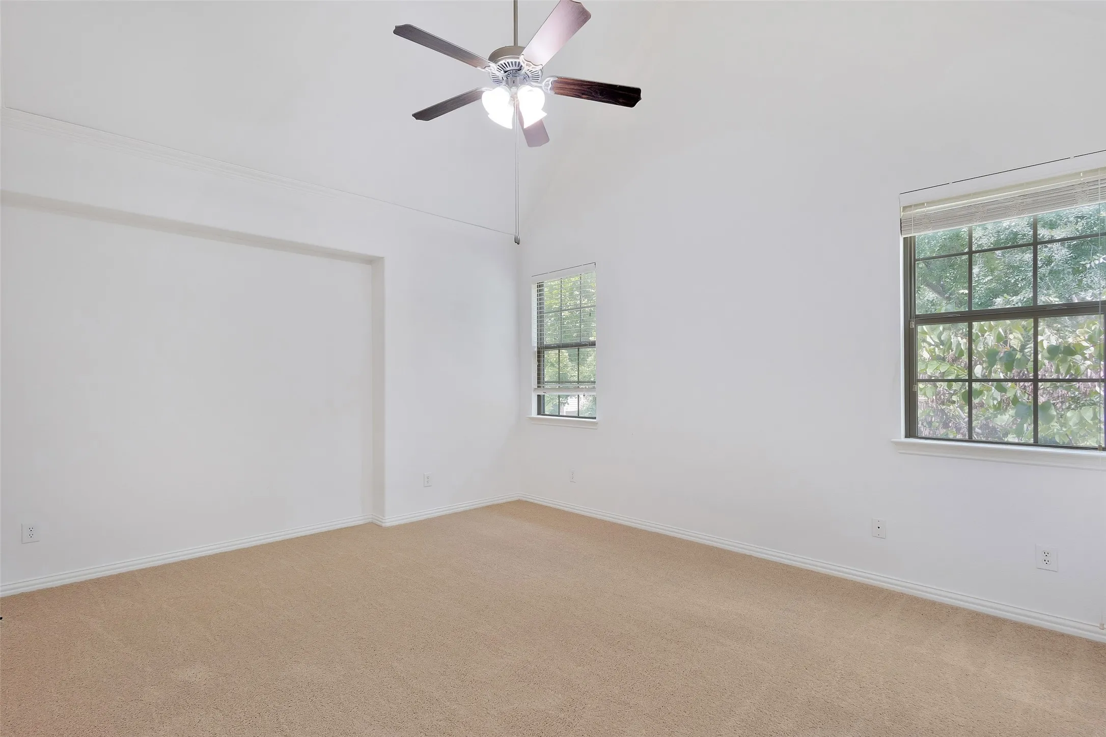 Townhouse For Sale in Dallas County , 611 Matthew Place, Richardson, Texas 75081, 3 Bedroom, 3 Bathroom, 2 Garage spaces, 1,669 Sqft, built in 2013, mls#21388394, Real Estate Agent in Richardson, Homes For Sale in Dallas county, Homes For Sale in Richardson, Realtor in Richardson Texas, Real Estate Brokerage Independent Realty Texas, Luminita Cordes Realtor