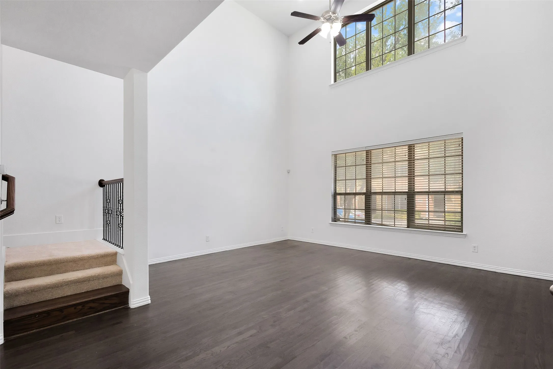 Townhouse For Sale in Dallas County , 611 Matthew Place, Richardson, Texas 75081, 3 Bedroom, 3 Bathroom, 2 Garage spaces, 1,669 Sqft, built in 2013, mls#21388394, Real Estate Agent in Richardson, Homes For Sale in Dallas county, Homes For Sale in Richardson, Realtor in Richardson Texas, Real Estate Brokerage Independent Realty Texas, Luminita Cordes Realtor