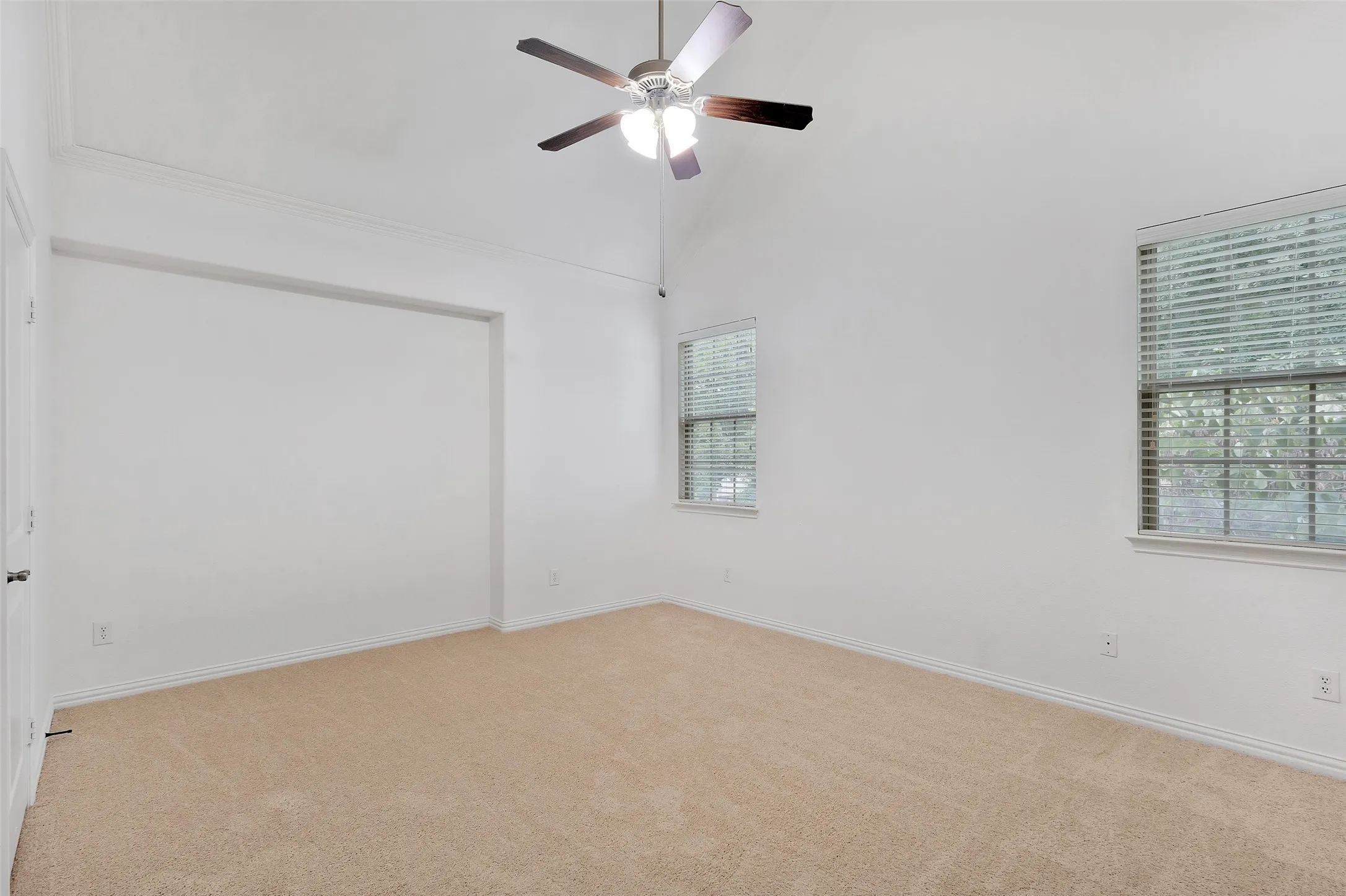 Townhouse For Sale in Dallas County , 611 Matthew Place, Richardson, Texas 75081, 3 Bedroom, 3 Bathroom, 2 Garage spaces, 1,669 Sqft, built in 2013, mls#21388394, Real Estate Agent in Richardson, Homes For Sale in Dallas county, Homes For Sale in Richardson, Realtor in Richardson Texas, Real Estate Brokerage Independent Realty Texas, Luminita Cordes Realtor