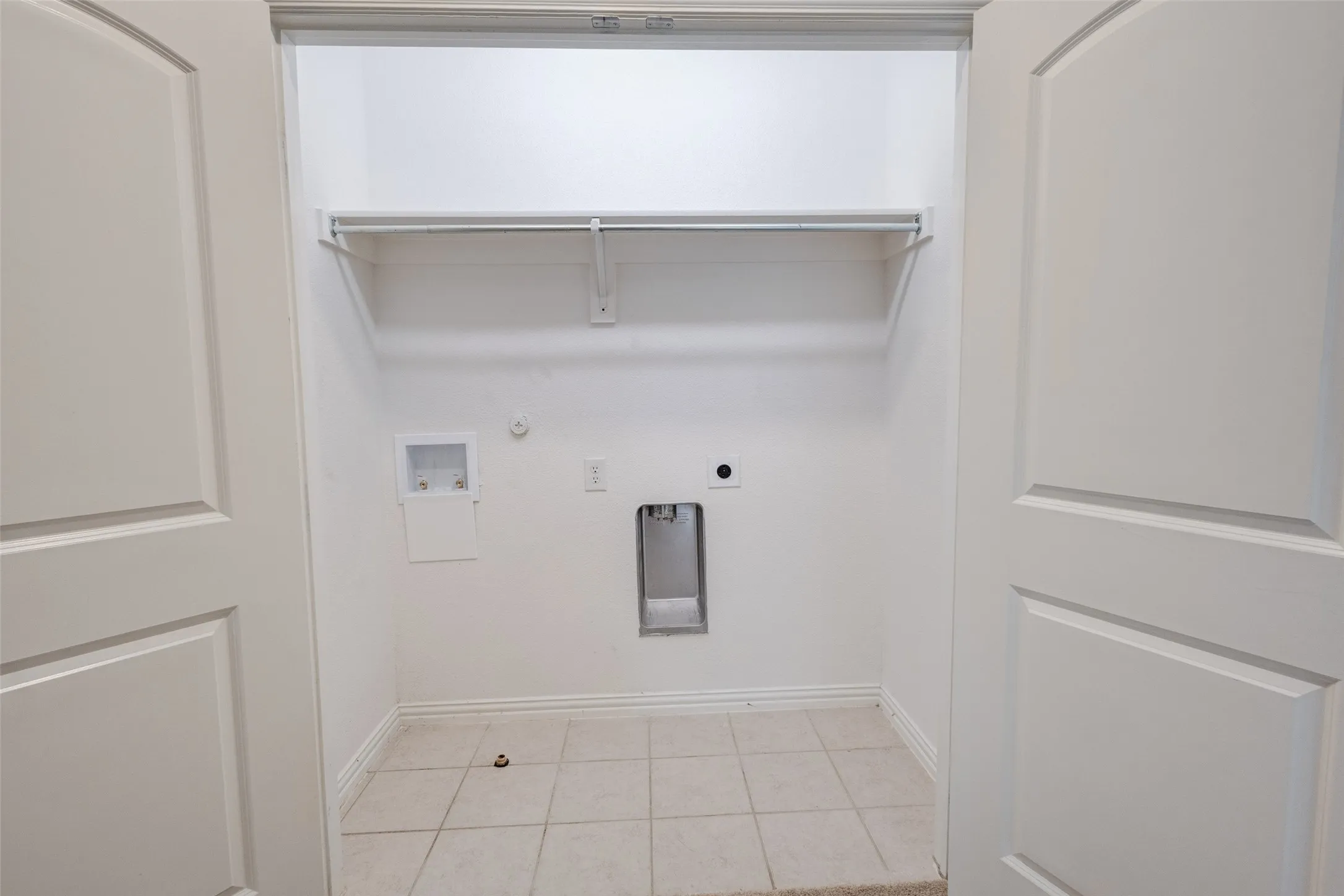 Townhouse For Sale in Dallas County , 611 Matthew Place, Richardson, Texas 75081, 3 Bedroom, 3 Bathroom, 2 Garage spaces, 1,669 Sqft, built in 2013, mls#21388394, Real Estate Agent in Richardson, Homes For Sale in Dallas county, Homes For Sale in Richardson, Realtor in Richardson Texas, Real Estate Brokerage Independent Realty Texas, Luminita Cordes Realtor