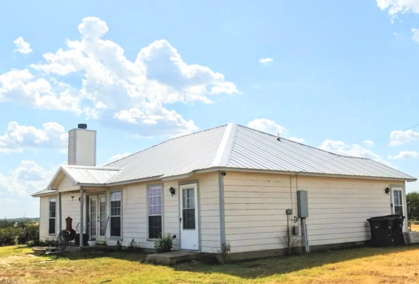 Single Family Residence For Sale in Erath County , 1220 County Road 373, Dublin, Texas 76446, 3 Bedroom, 2 Bathroom, Garage spaces, 1,675 Sqft, built in 2009, mls#21390580, Real Estate Agent in Dublin, Homes For Sale in Erath county, Homes For Sale in Dublin, Realtor in Dublin Texas, Real Estate Brokerage Independent Realty Texas, Luminita Cordes Realtor
