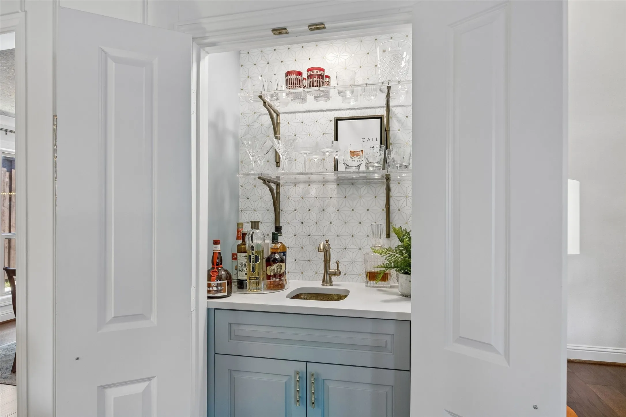 Built-in Bar