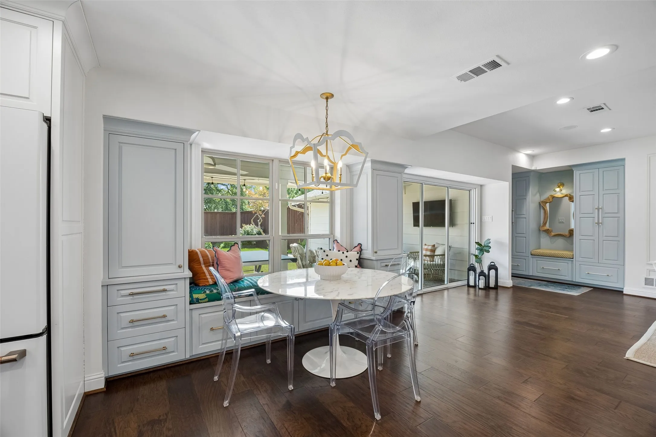 Breakfast Nook