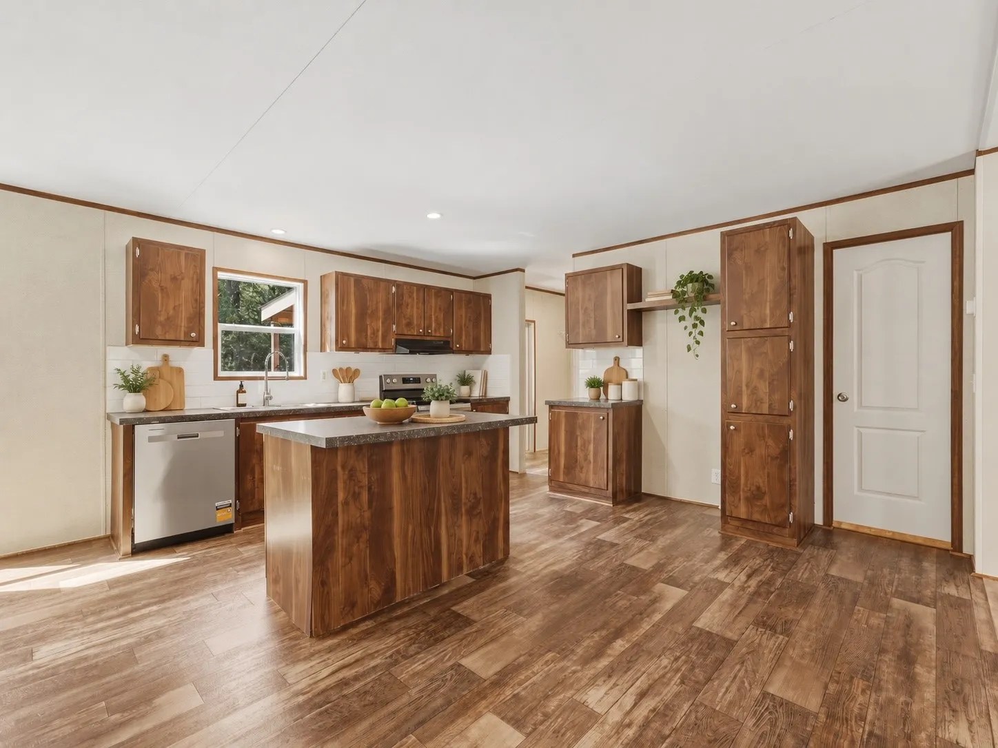 Manufactured Home For Sale in Parker County , 106 Summers Circle, Azle, Texas 76020, 3 Bedroom, 2 Bathroom, Garage spaces, 1,560 Sqft, built in 2022, mls#21394438, Real Estate Agent in Azle, Homes For Sale in Parker county, Homes For Sale in Azle, Realtor in Azle Texas, Real Estate Brokerage Independent Realty Texas, Luminita Cordes Realtor