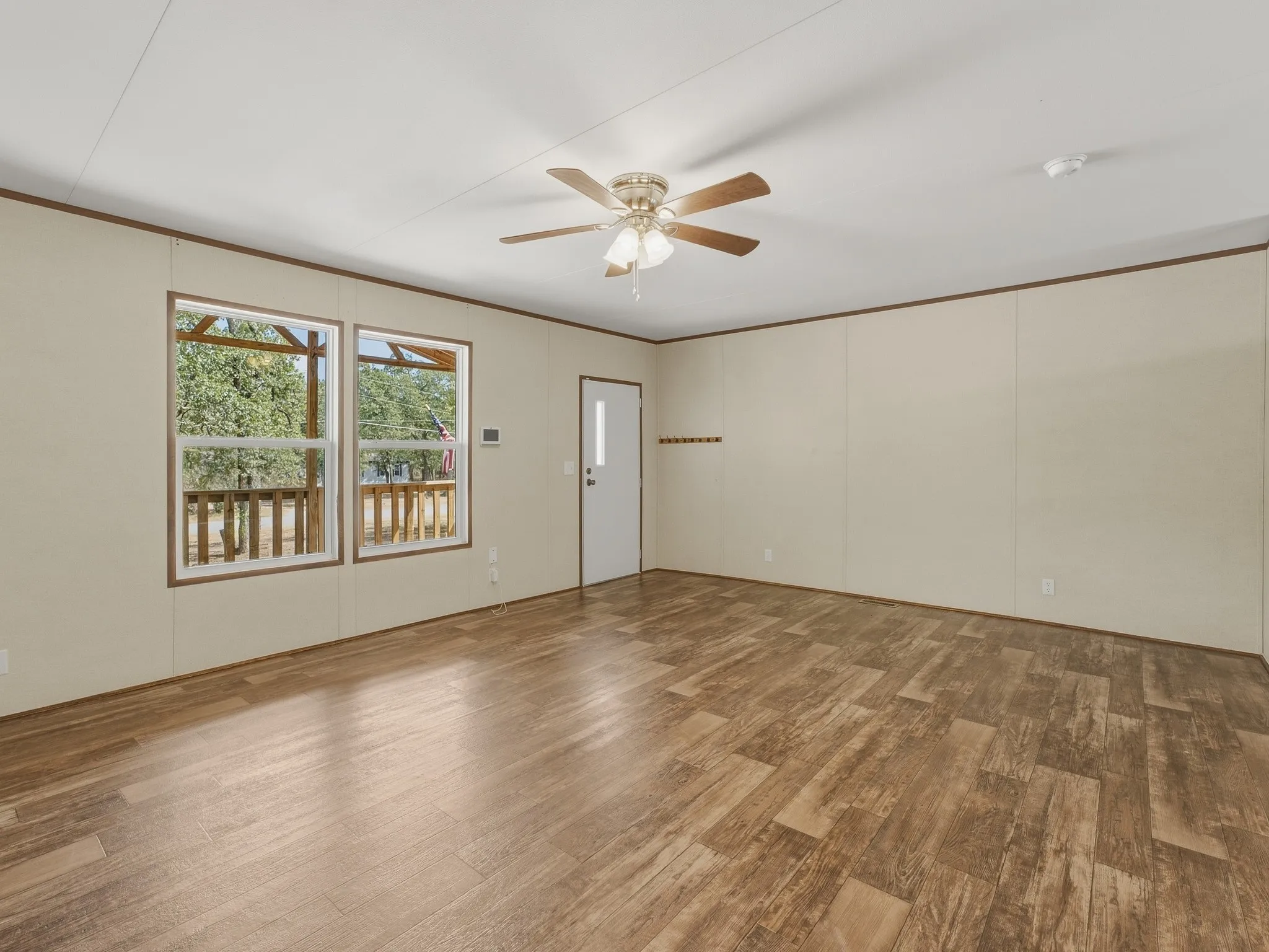 Manufactured Home For Sale in Parker County , 106 Summers Circle, Azle, Texas 76020, 3 Bedroom, 2 Bathroom, Garage spaces, 1,560 Sqft, built in 2022, mls#21394438, Real Estate Agent in Azle, Homes For Sale in Parker county, Homes For Sale in Azle, Realtor in Azle Texas, Real Estate Brokerage Independent Realty Texas, Luminita Cordes Realtor