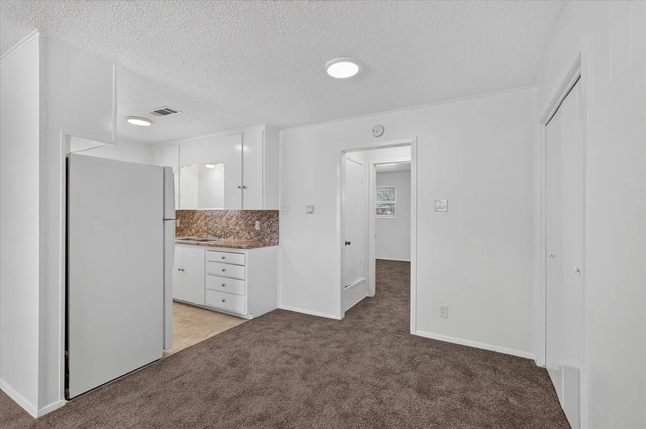 Duplex For Rent in Dallas County , 1805 Randolph Drive 4, Garland, Texas 75041, 1 Bedroom, 1 Bathroom, Garage spaces, 770 Sqft, built in 1969, mls#21394483, Real Estate Agent in Garland, Homes For Rent in Dallas county, Homes For Rent in Garland, Realtor in Garland Texas, Real Estate Brokerage Independent Realty Texas, Luminita Cordes Realtor