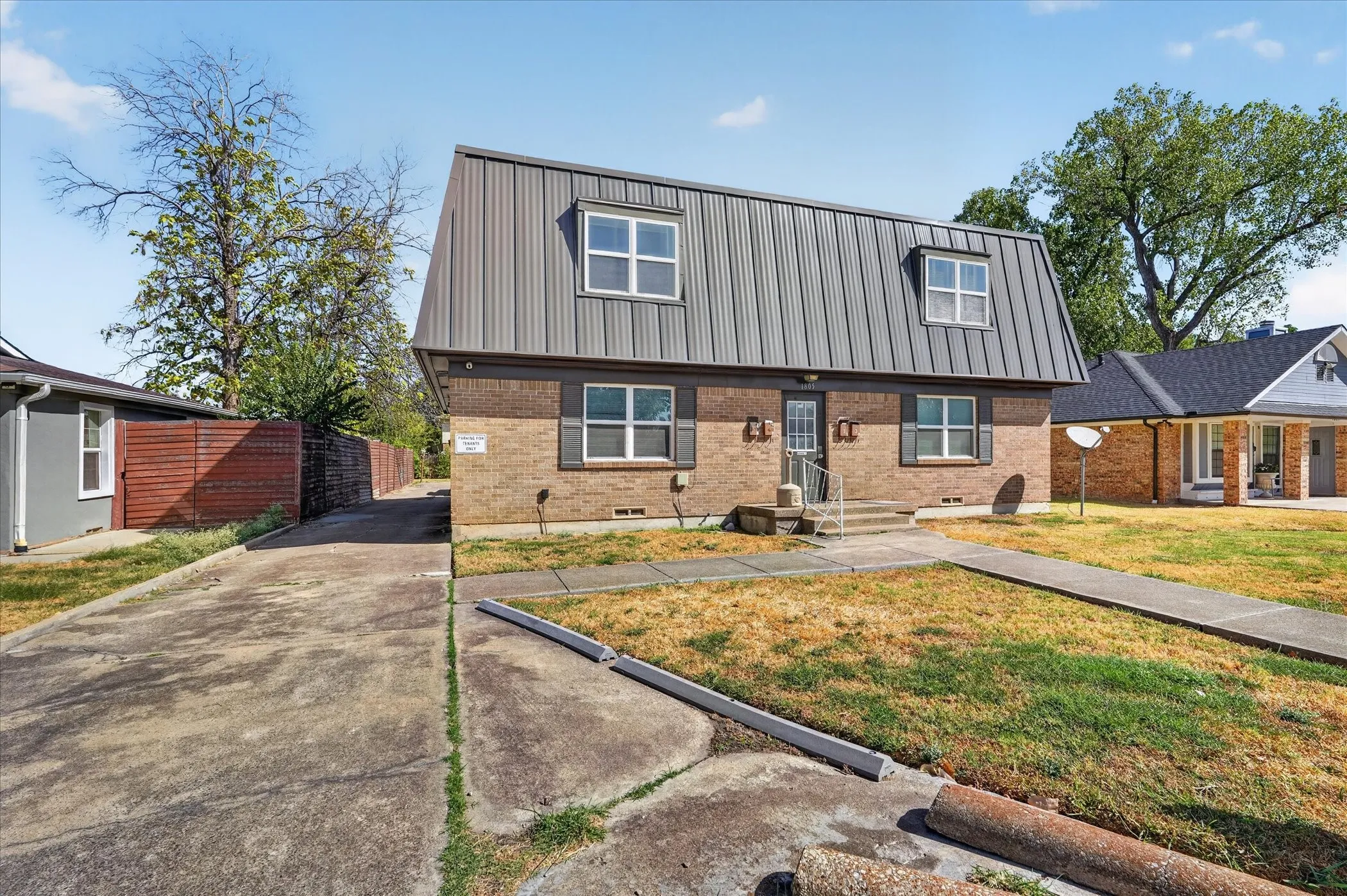 Duplex For Rent in Dallas County , 1805 Randolph Drive 4, Garland, Texas 75041, 1 Bedroom, 1 Bathroom, Garage spaces, 770 Sqft, built in 1969, mls#21394483, Real Estate Agent in Garland, Homes For Rent in Dallas county, Homes For Rent in Garland, Realtor in Garland Texas, Real Estate Brokerage Independent Realty Texas, Luminita Cordes Realtor
