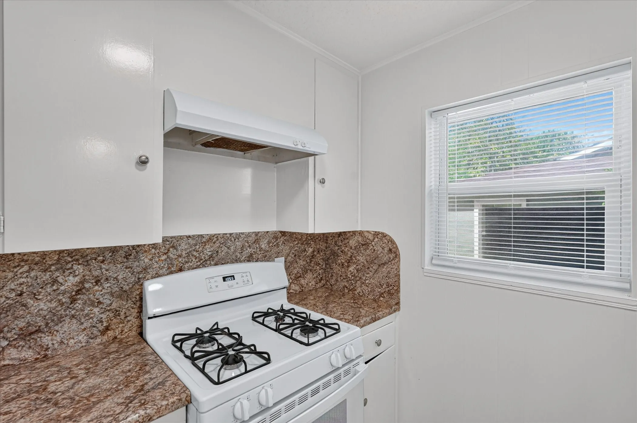 Duplex For Rent in Dallas County , 1805 Randolph Drive 4, Garland, Texas 75041, 1 Bedroom, 1 Bathroom, Garage spaces, 770 Sqft, built in 1969, mls#21394483, Real Estate Agent in Garland, Homes For Rent in Dallas county, Homes For Rent in Garland, Realtor in Garland Texas, Real Estate Brokerage Independent Realty Texas, Luminita Cordes Realtor