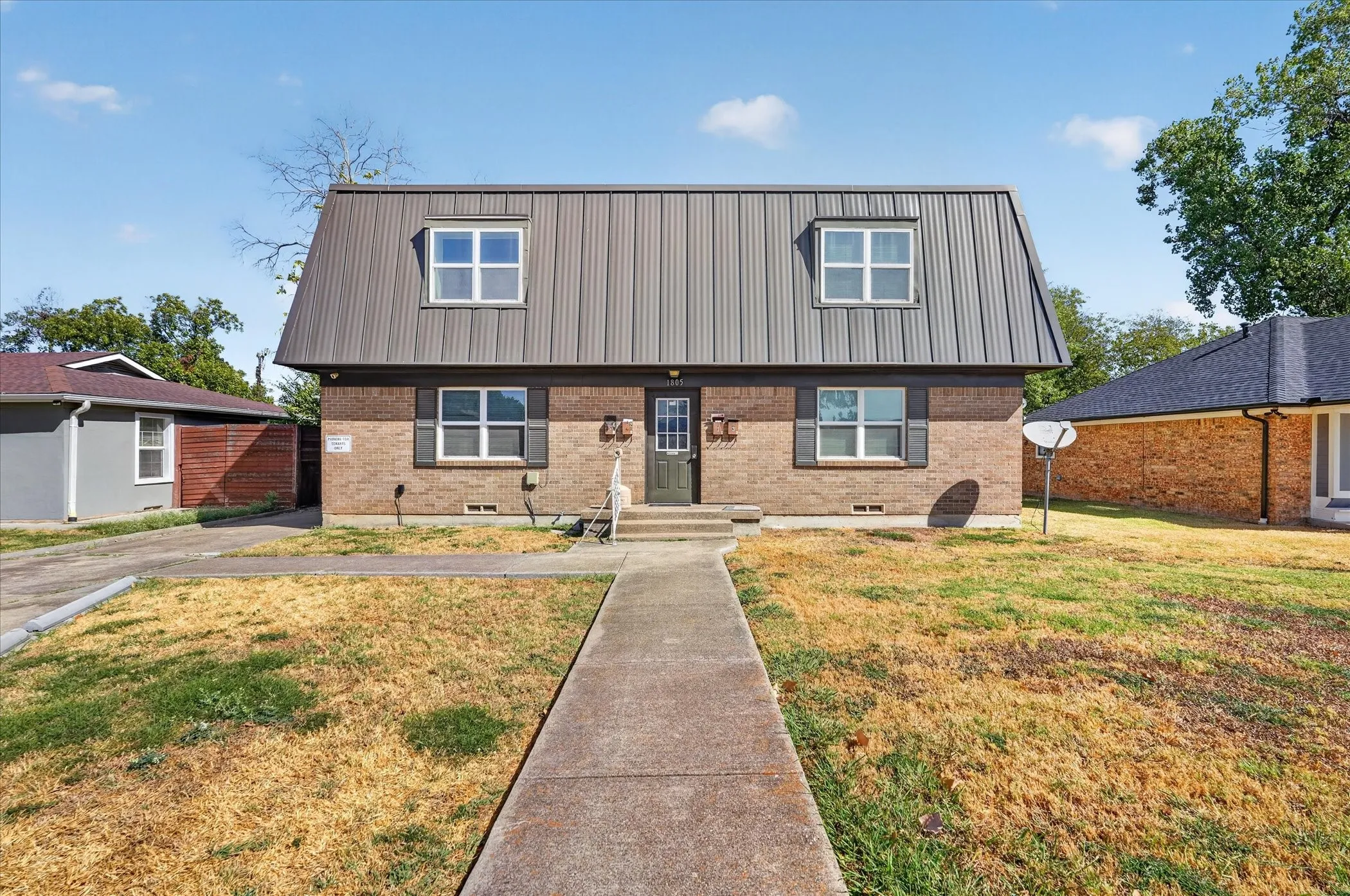 Duplex For Rent in Dallas County , 1805 Randolph Drive 4, Garland, Texas 75041, 1 Bedroom, 1 Bathroom, Garage spaces, 770 Sqft, built in 1969, mls#21394483, Real Estate Agent in Garland, Homes For Rent in Dallas county, Homes For Rent in Garland, Realtor in Garland Texas, Real Estate Brokerage Independent Realty Texas, Luminita Cordes Realtor