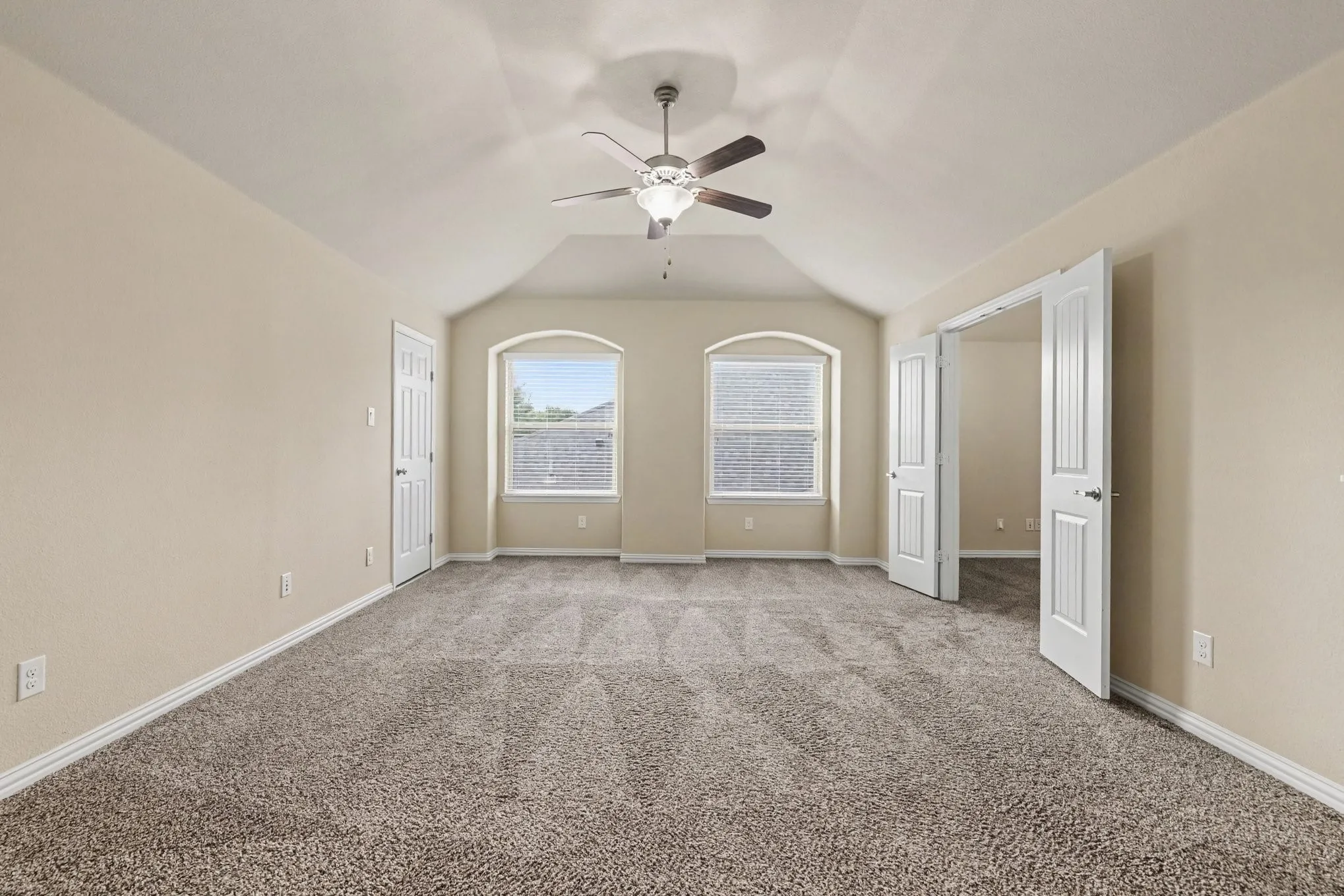 Single Family Residence For Sale in Collin County , 3916 Lands End Drive, Mc Kinney, Texas 75071, 4 Bedroom, 4 Bathroom, 2 Garage spaces, 2,664 Sqft, built in 2014, mls#21392003, Real Estate Agent in Mc Kinney, Homes For Sale in Collin county, Homes For Sale in Mc Kinney, Realtor in Mc Kinney Texas, Real Estate Brokerage Independent Realty Texas, Luminita Cordes Realtor