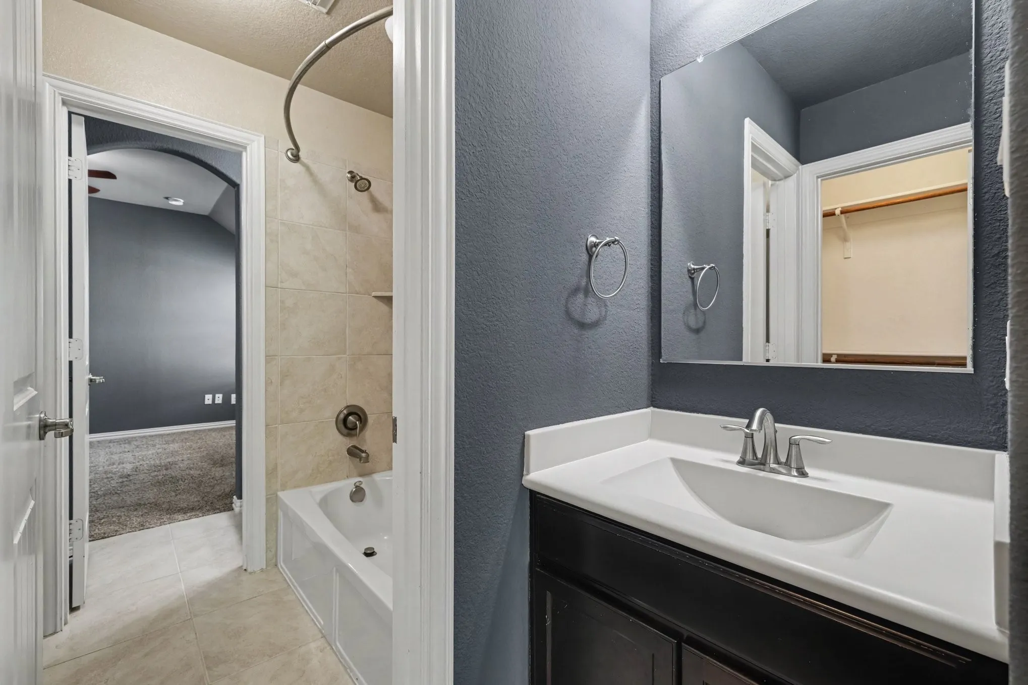 Single Family Residence For Sale in Collin County , 3916 Lands End Drive, Mc Kinney, Texas 75071, 4 Bedroom, 4 Bathroom, 2 Garage spaces, 2,664 Sqft, built in 2014, mls#21392003, Real Estate Agent in Mc Kinney, Homes For Sale in Collin county, Homes For Sale in Mc Kinney, Realtor in Mc Kinney Texas, Real Estate Brokerage Independent Realty Texas, Luminita Cordes Realtor