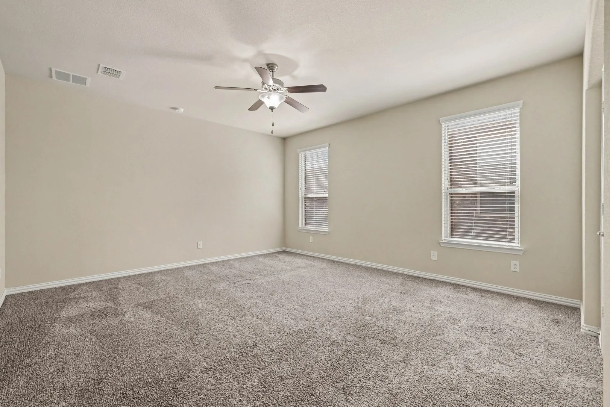 Single Family Residence For Sale in Collin County , 3916 Lands End Drive, Mc Kinney, Texas 75071, 4 Bedroom, 4 Bathroom, 2 Garage spaces, 2,664 Sqft, built in 2014, mls#21392003, Real Estate Agent in Mc Kinney, Homes For Sale in Collin county, Homes For Sale in Mc Kinney, Realtor in Mc Kinney Texas, Real Estate Brokerage Independent Realty Texas, Luminita Cordes Realtor