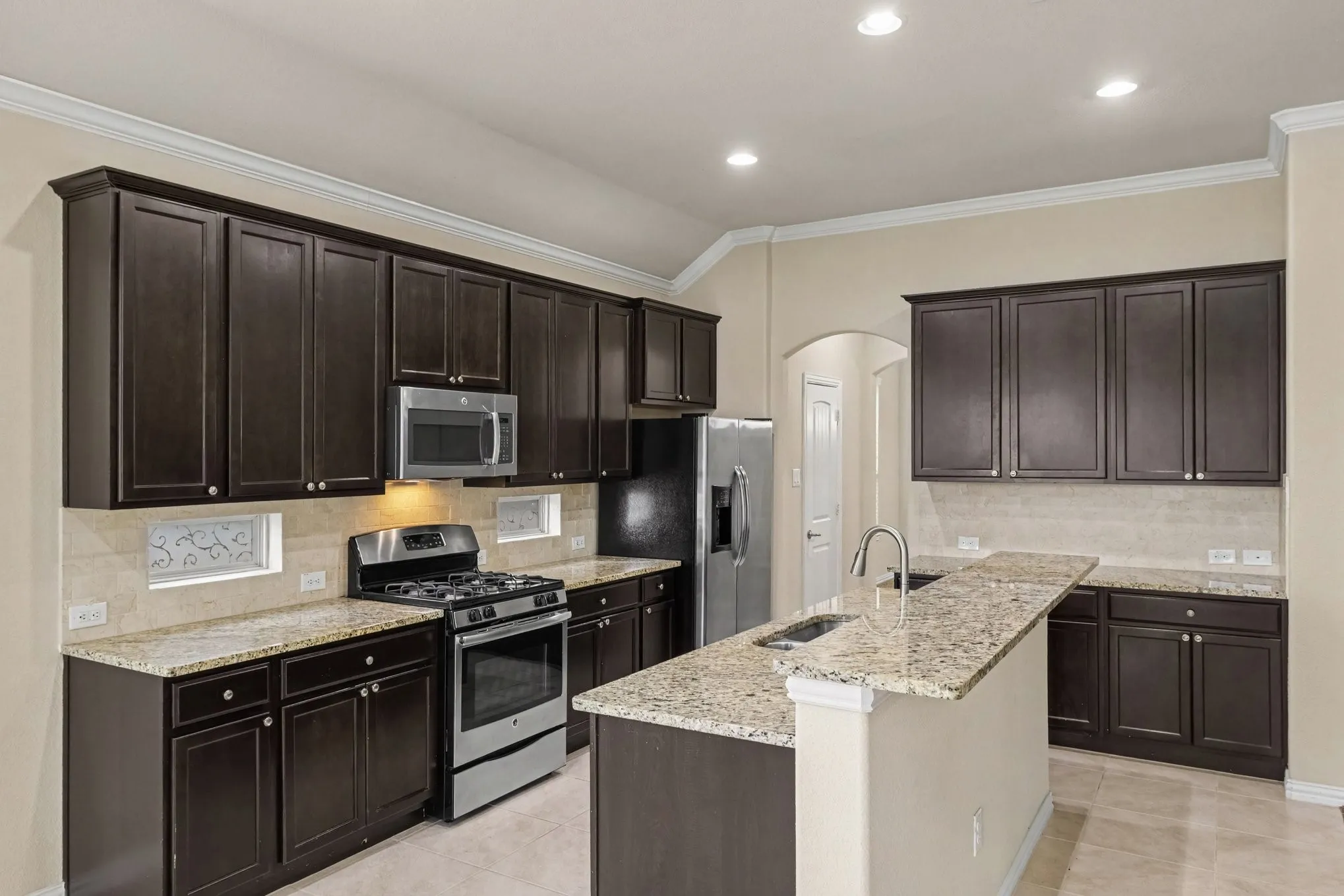 Single Family Residence For Sale in Collin County , 3916 Lands End Drive, Mc Kinney, Texas 75071, 4 Bedroom, 4 Bathroom, 2 Garage spaces, 2,664 Sqft, built in 2014, mls#21392003, Real Estate Agent in Mc Kinney, Homes For Sale in Collin county, Homes For Sale in Mc Kinney, Realtor in Mc Kinney Texas, Real Estate Brokerage Independent Realty Texas, Luminita Cordes Realtor