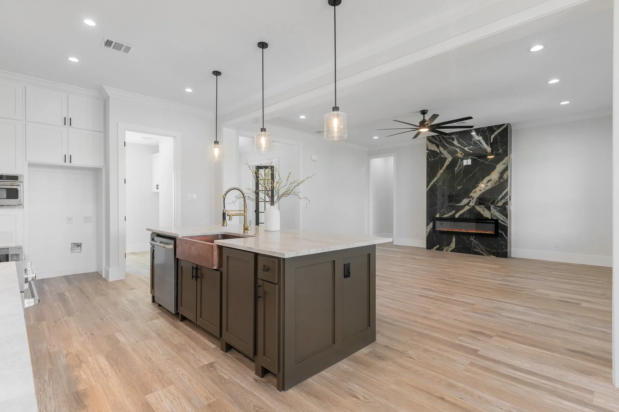 Single Family Residence For Rent in Hunt County , 6220 Purple English Oak, Royse City, Texas 75189, 4 Bedroom, 4 Bathroom, 2 Garage spaces, 3,111 Sqft, built in 2024, mls#21394479, Real Estate Agent in Royse City, Homes For Rent in Hunt county, Homes For Rent in Royse City, Realtor in Royse City Texas, Real Estate Brokerage Independent Realty Texas, Luminita Cordes Realtor