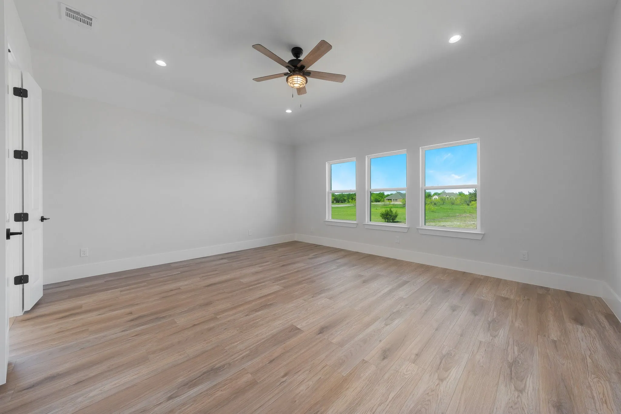 Single Family Residence For Rent in Hunt County , 6220 Purple English Oak, Royse City, Texas 75189, 4 Bedroom, 4 Bathroom, 2 Garage spaces, 3,111 Sqft, built in 2024, mls#21394479, Real Estate Agent in Royse City, Homes For Rent in Hunt county, Homes For Rent in Royse City, Realtor in Royse City Texas, Real Estate Brokerage Independent Realty Texas, Luminita Cordes Realtor