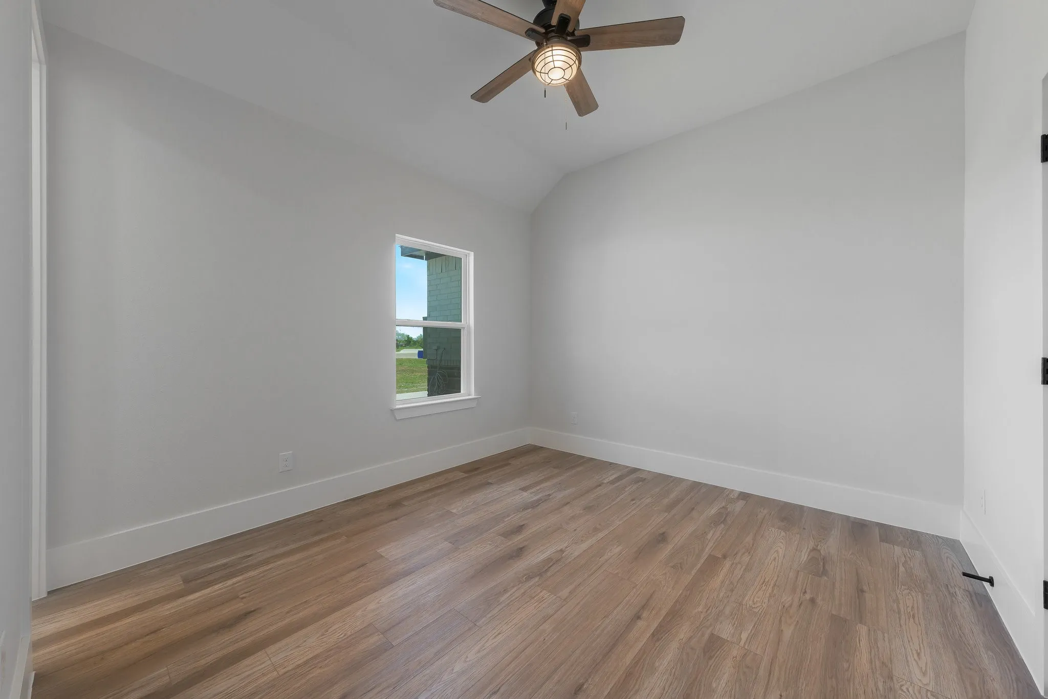 Single Family Residence For Rent in Hunt County , 6220 Purple English Oak, Royse City, Texas 75189, 4 Bedroom, 4 Bathroom, 2 Garage spaces, 3,111 Sqft, built in 2024, mls#21394479, Real Estate Agent in Royse City, Homes For Rent in Hunt county, Homes For Rent in Royse City, Realtor in Royse City Texas, Real Estate Brokerage Independent Realty Texas, Luminita Cordes Realtor