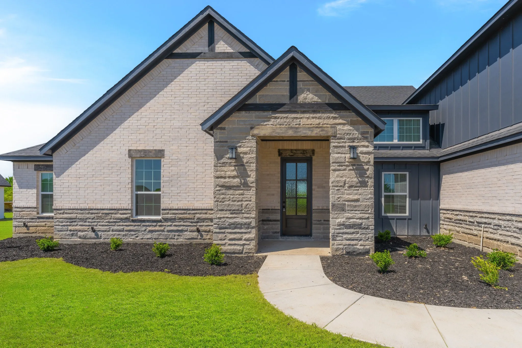 Single Family Residence For Rent in Hunt County , 6220 Purple English Oak, Royse City, Texas 75189, 4 Bedroom, 4 Bathroom, 2 Garage spaces, 3,111 Sqft, built in 2024, mls#21394479, Real Estate Agent in Royse City, Homes For Rent in Hunt county, Homes For Rent in Royse City, Realtor in Royse City Texas, Real Estate Brokerage Independent Realty Texas, Luminita Cordes Realtor
