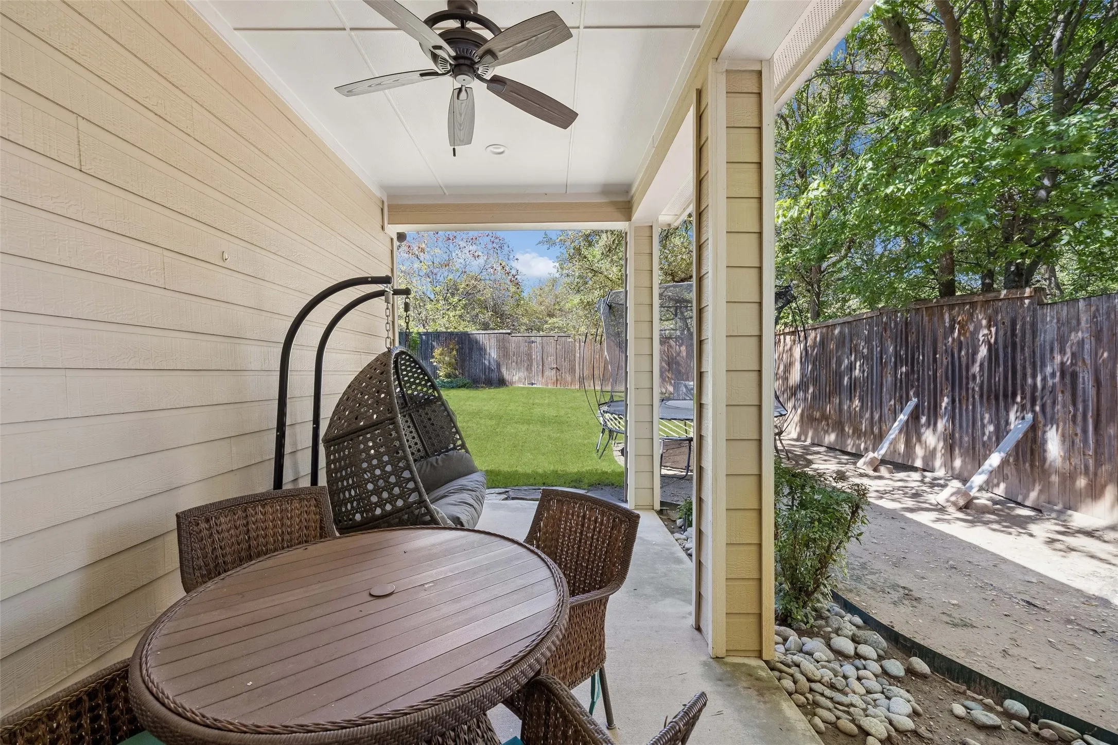 Single Family Residence For Sale in Dallas County , 8707 Daytonia Avenue, Dallas, Texas 75218, 4 Bedroom, 2 Bathroom, 2 Garage spaces, 1,965 Sqft, built in 2008, mls#21393090, Real Estate Agent in Dallas, Homes For Sale in Dallas county, Homes For Sale in Dallas, Realtor in Dallas Texas, Real Estate Brokerage Independent Realty Texas, Luminita Cordes Realtor