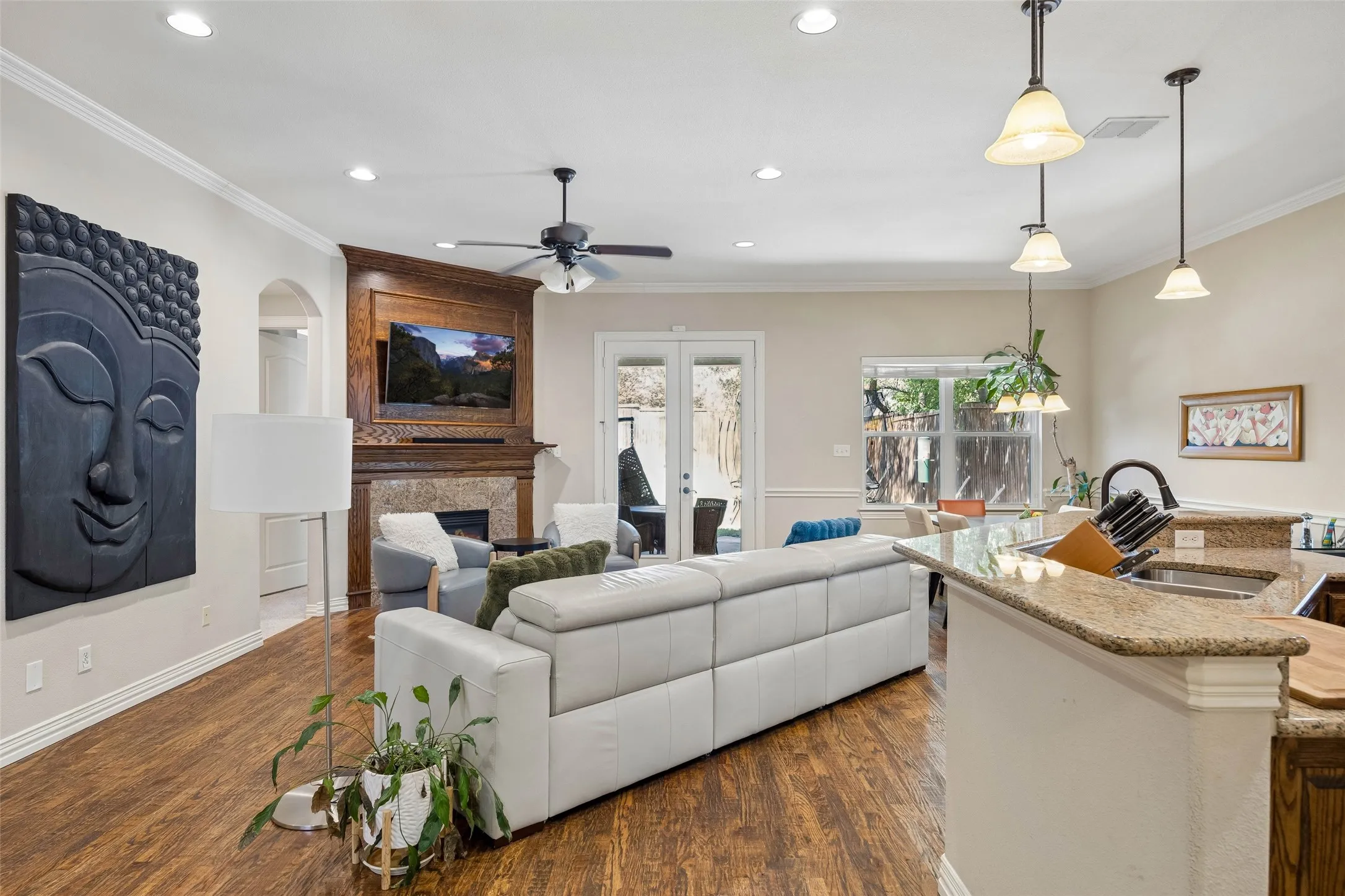 Single Family Residence For Sale in Dallas County , 8707 Daytonia Avenue, Dallas, Texas 75218, 4 Bedroom, 2 Bathroom, 2 Garage spaces, 1,965 Sqft, built in 2008, mls#21393090, Real Estate Agent in Dallas, Homes For Sale in Dallas county, Homes For Sale in Dallas, Realtor in Dallas Texas, Real Estate Brokerage Independent Realty Texas, Luminita Cordes Realtor