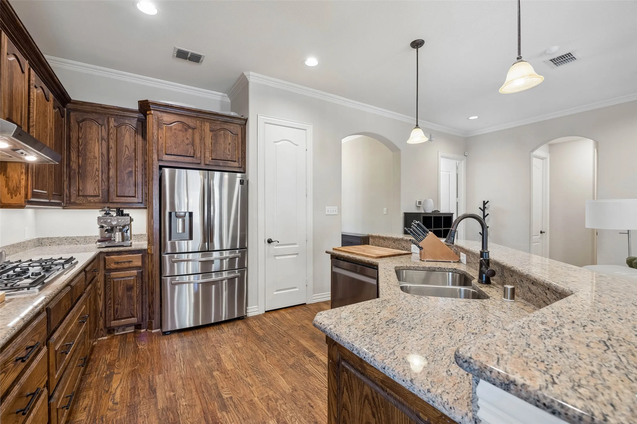 Single Family Residence For Sale in Dallas County , 8707 Daytonia Avenue, Dallas, Texas 75218, 4 Bedroom, 2 Bathroom, 2 Garage spaces, 1,965 Sqft, built in 2008, mls#21393090, Real Estate Agent in Dallas, Homes For Sale in Dallas county, Homes For Sale in Dallas, Realtor in Dallas Texas, Real Estate Brokerage Independent Realty Texas, Luminita Cordes Realtor