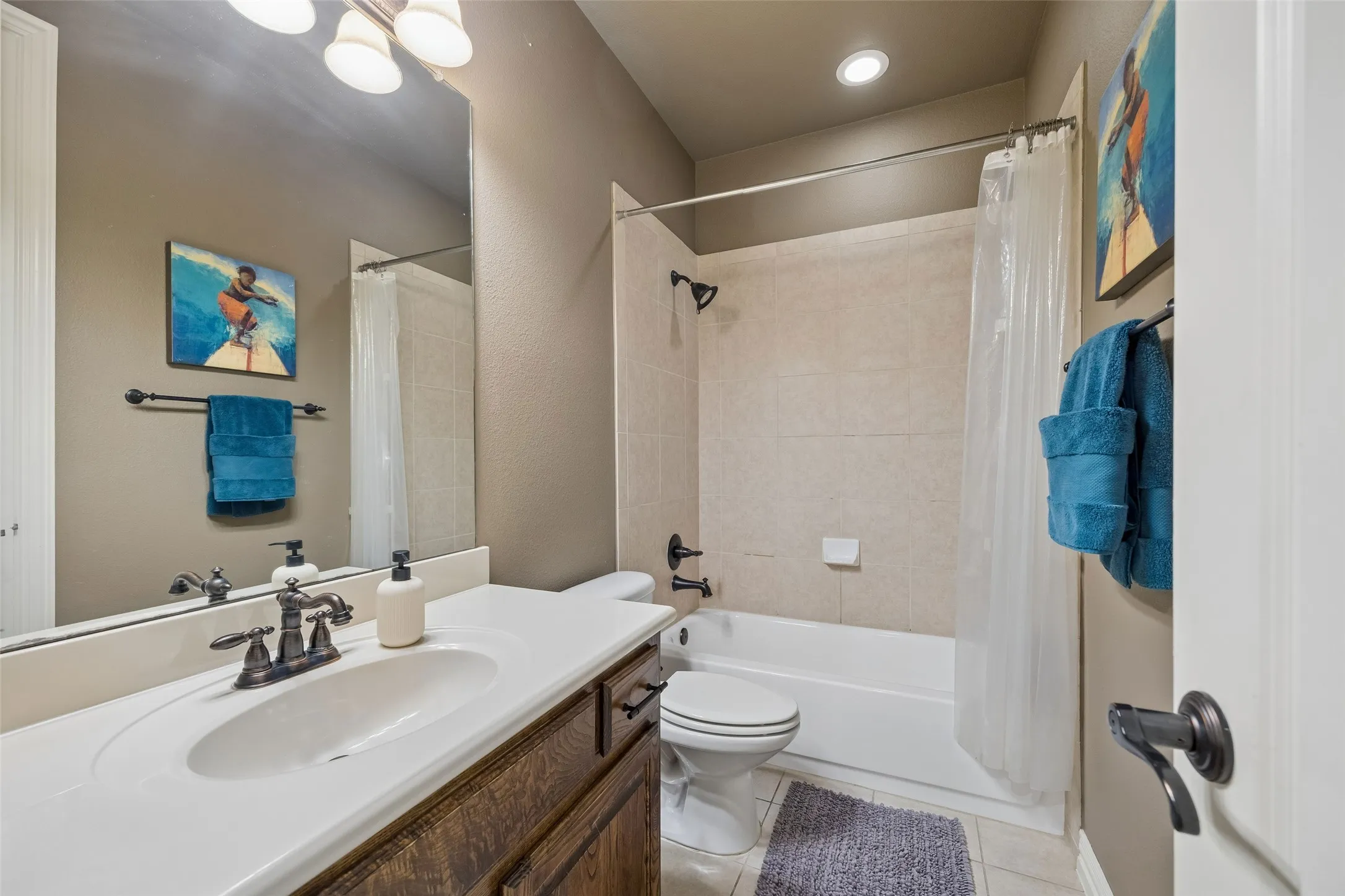 Single Family Residence For Sale in Dallas County , 8707 Daytonia Avenue, Dallas, Texas 75218, 4 Bedroom, 2 Bathroom, 2 Garage spaces, 1,965 Sqft, built in 2008, mls#21393090, Real Estate Agent in Dallas, Homes For Sale in Dallas county, Homes For Sale in Dallas, Realtor in Dallas Texas, Real Estate Brokerage Independent Realty Texas, Luminita Cordes Realtor