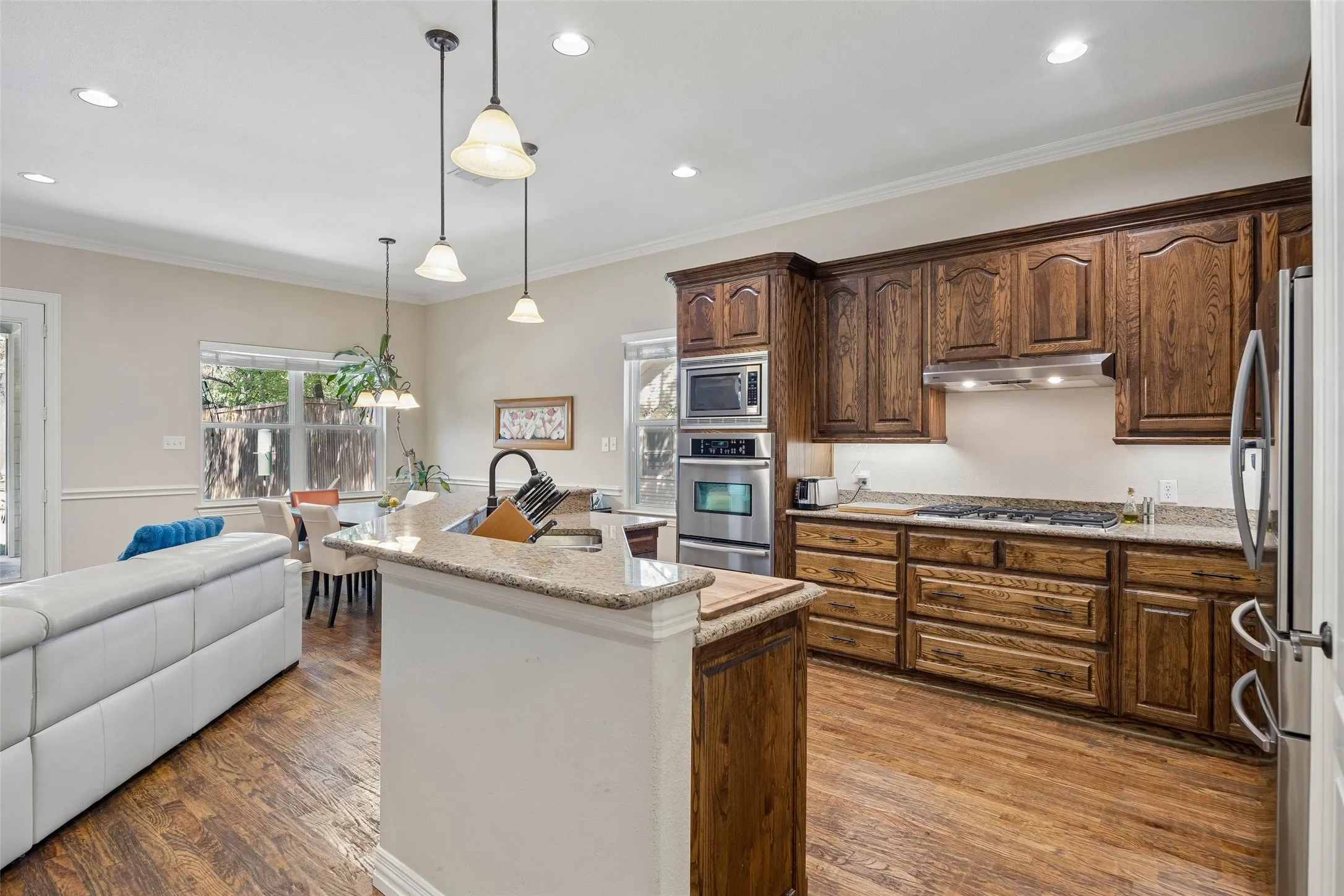 Single Family Residence For Sale in Dallas County , 8707 Daytonia Avenue, Dallas, Texas 75218, 4 Bedroom, 2 Bathroom, 2 Garage spaces, 1,965 Sqft, built in 2008, mls#21393090, Real Estate Agent in Dallas, Homes For Sale in Dallas county, Homes For Sale in Dallas, Realtor in Dallas Texas, Real Estate Brokerage Independent Realty Texas, Luminita Cordes Realtor