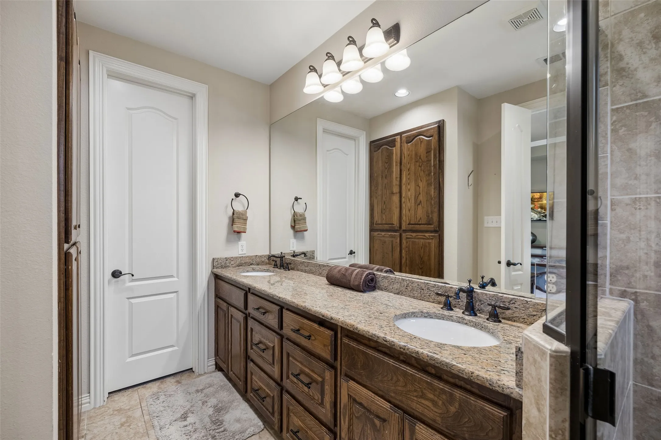 Single Family Residence For Sale in Dallas County , 8707 Daytonia Avenue, Dallas, Texas 75218, 4 Bedroom, 2 Bathroom, 2 Garage spaces, 1,965 Sqft, built in 2008, mls#21393090, Real Estate Agent in Dallas, Homes For Sale in Dallas county, Homes For Sale in Dallas, Realtor in Dallas Texas, Real Estate Brokerage Independent Realty Texas, Luminita Cordes Realtor