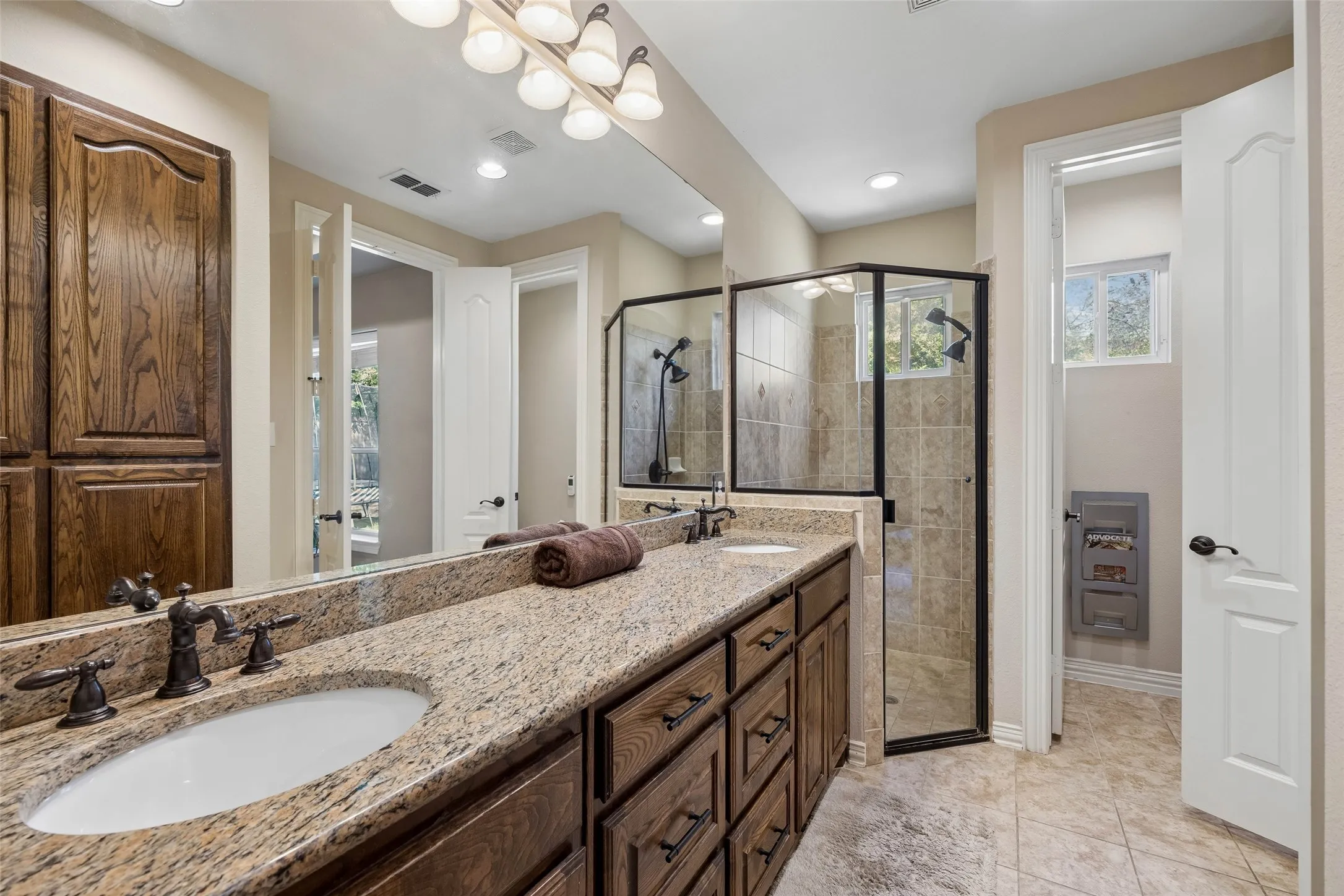 Single Family Residence For Sale in Dallas County , 8707 Daytonia Avenue, Dallas, Texas 75218, 4 Bedroom, 2 Bathroom, 2 Garage spaces, 1,965 Sqft, built in 2008, mls#21393090, Real Estate Agent in Dallas, Homes For Sale in Dallas county, Homes For Sale in Dallas, Realtor in Dallas Texas, Real Estate Brokerage Independent Realty Texas, Luminita Cordes Realtor