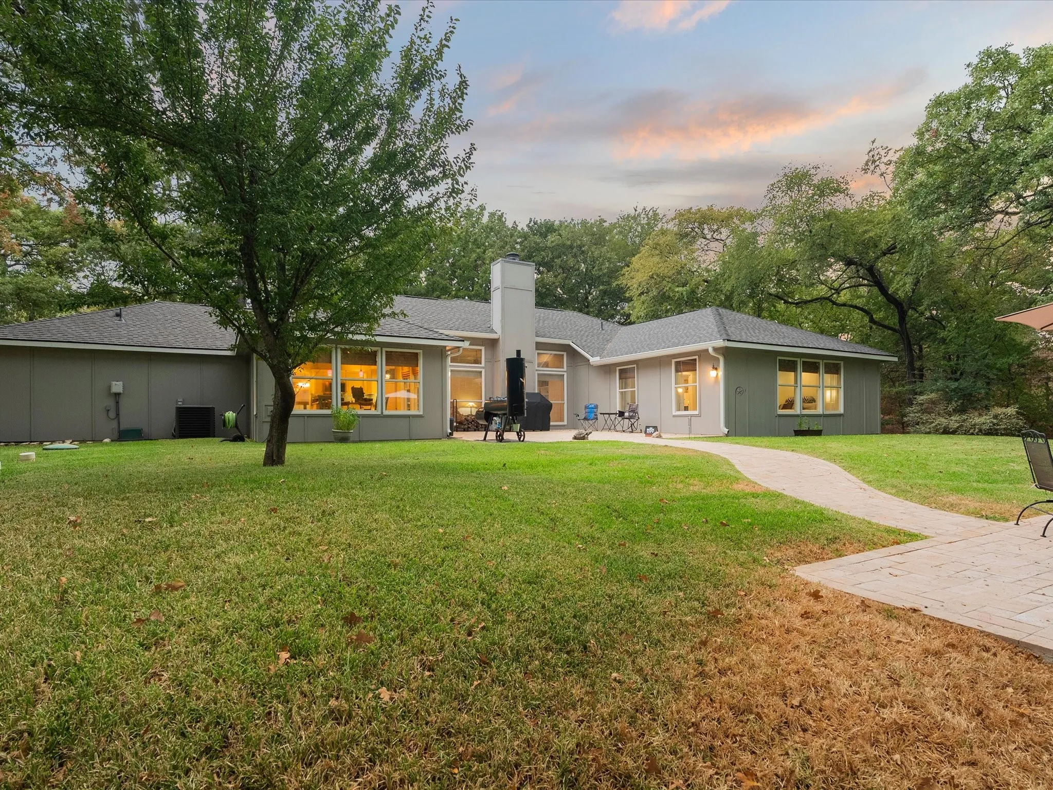 Single Family Residence For Sale in Denton County , 701 Pearl Cove, Oak Point, Texas 75068, 4 Bedroom, 2 Bathroom, 2 Garage spaces, 2,332 Sqft, built in 1996, mls#21394120, Real Estate Agent in Oak Point, Homes For Sale in Denton county, Homes For Sale in Oak Point, Realtor in Oak Point Texas, Real Estate Brokerage Independent Realty Texas, Luminita Cordes Realtor
