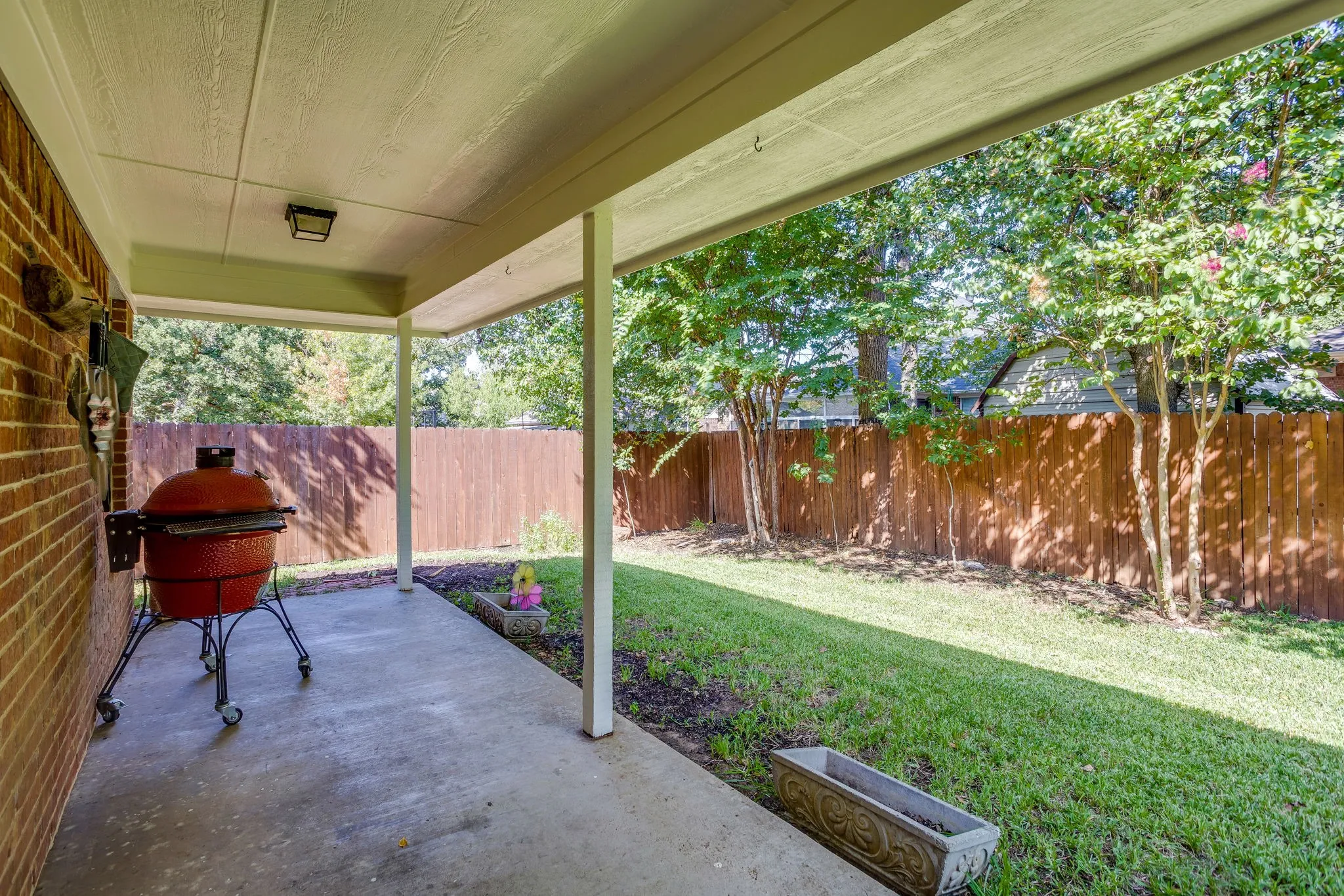 Single Family Residence For Sale in Johnson County , 853 Royal Oak Lane, Burleson, Texas 76028, 4 Bedroom, 2 Bathroom, 2 Garage spaces, 2,147 Sqft, built in 2003, mls#21394359, Real Estate Agent in Burleson, Homes For Sale in Johnson county, Homes For Sale in Burleson, Realtor in Burleson Texas, Real Estate Brokerage Independent Realty Texas, Luminita Cordes Realtor