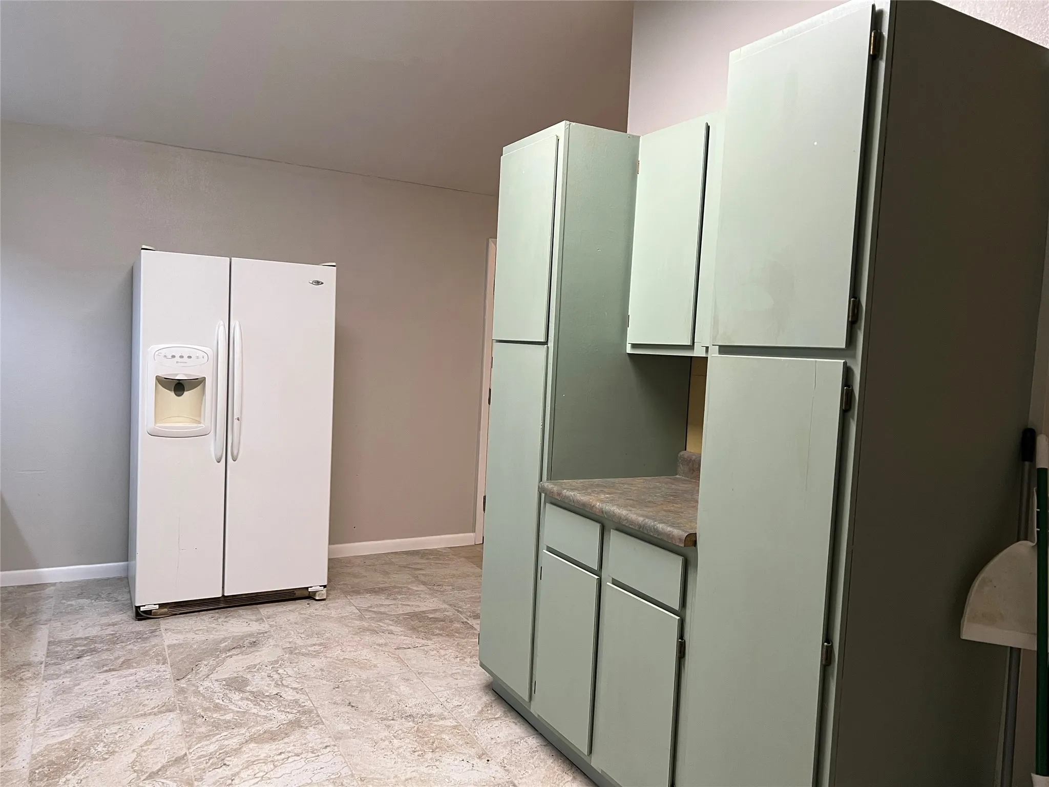 Single Family Residence For Rent in Brown County , 6960 Clifden Drive, Brownwood, Texas 76801, 2 Bedroom, 2 Bathroom, Garage spaces, 1,200 Sqft, built in 1970, mls#21394499, Real Estate Agent in Brownwood, Homes For Rent in Brown county, Homes For Rent in Brownwood, Realtor in Brownwood Texas, Real Estate Brokerage Independent Realty Texas, Luminita Cordes Realtor