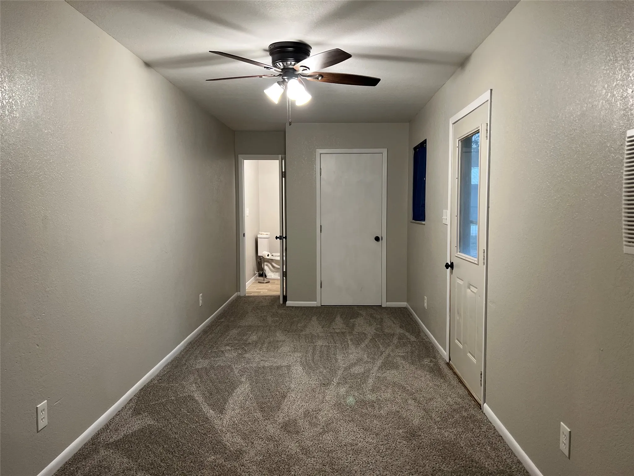 Single Family Residence For Rent in Brown County , 6960 Clifden Drive, Brownwood, Texas 76801, 2 Bedroom, 2 Bathroom, Garage spaces, 1,200 Sqft, built in 1970, mls#21394499, Real Estate Agent in Brownwood, Homes For Rent in Brown county, Homes For Rent in Brownwood, Realtor in Brownwood Texas, Real Estate Brokerage Independent Realty Texas, Luminita Cordes Realtor